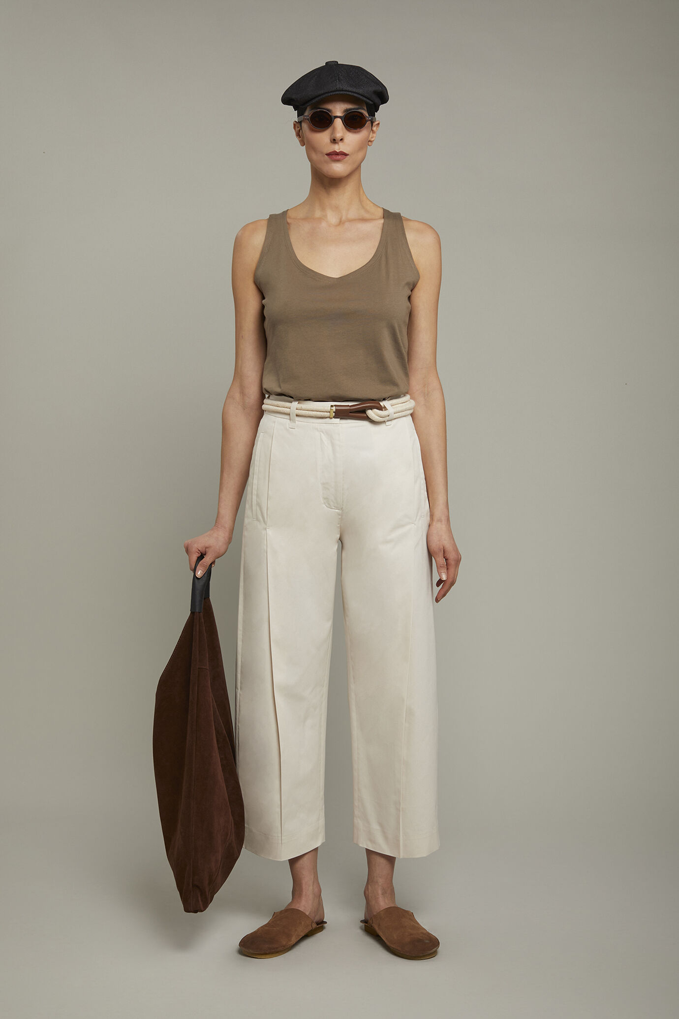 Pantalon femme uni en 100&nbsp;% coton uni coupe r&eacute;guli&egrave;re image number 0