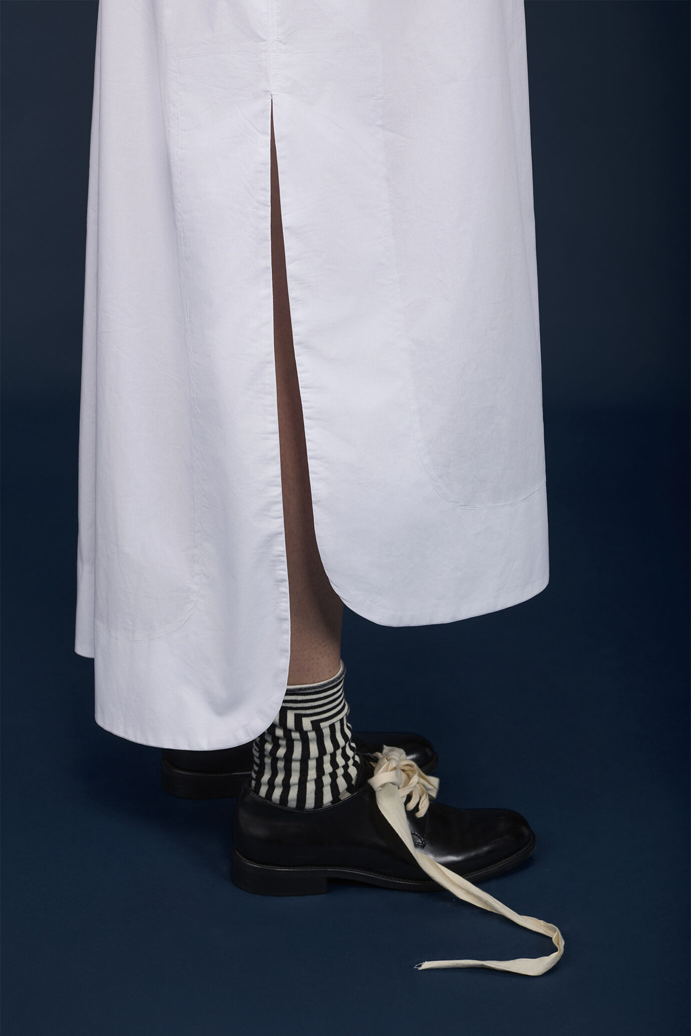 Hemdblusenkleid f&uuml;r Damen mit Seitenschlitzen image number 4