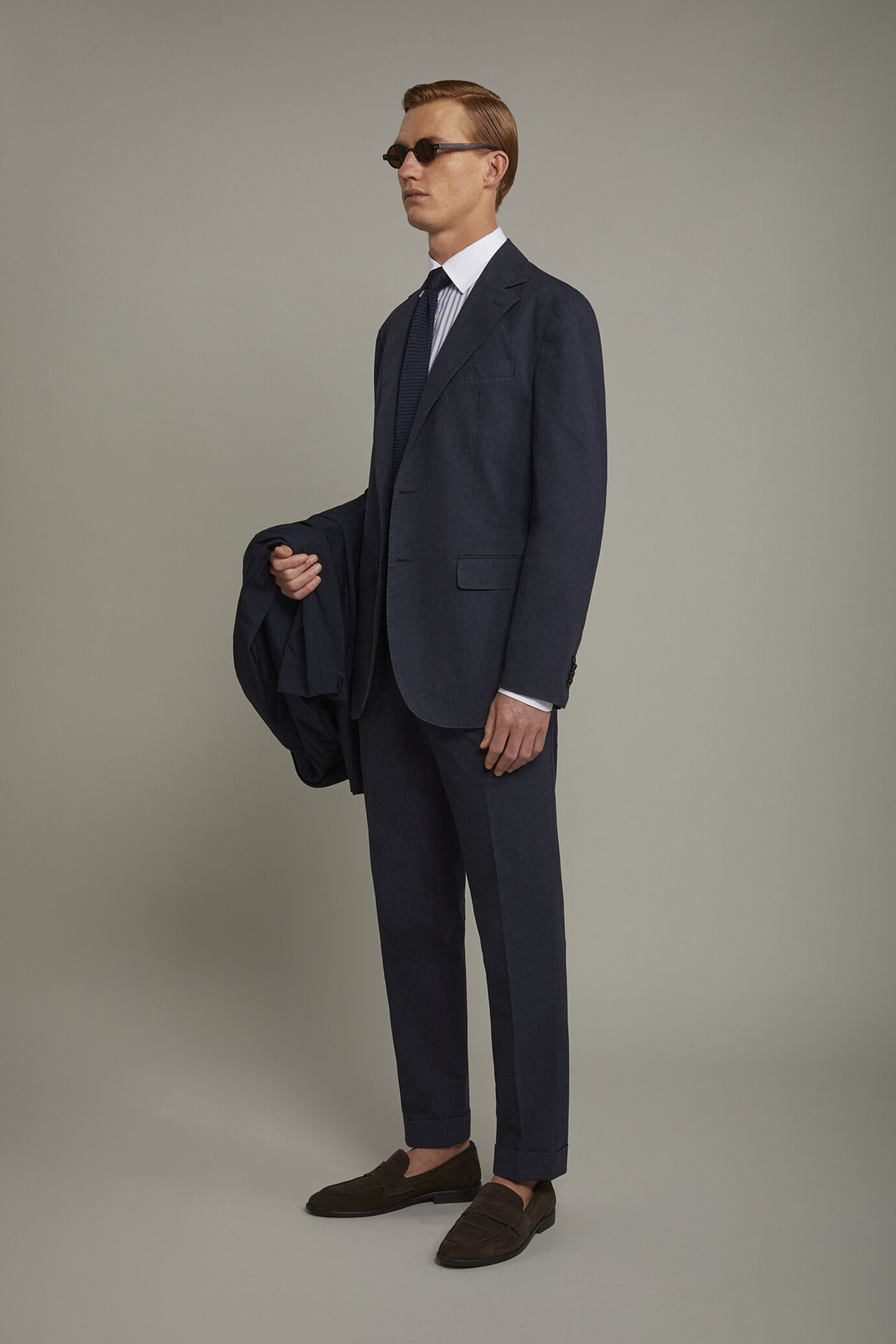Men’s classic trousers with double pleats in flamed effect fabric regular fit image number 1