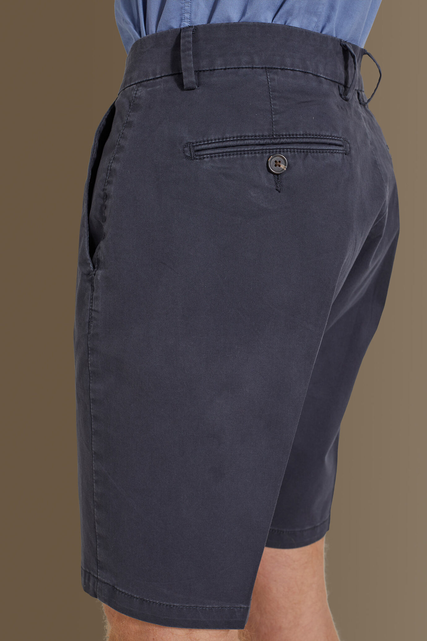 Classic bermuda twill stretch construction image number 3