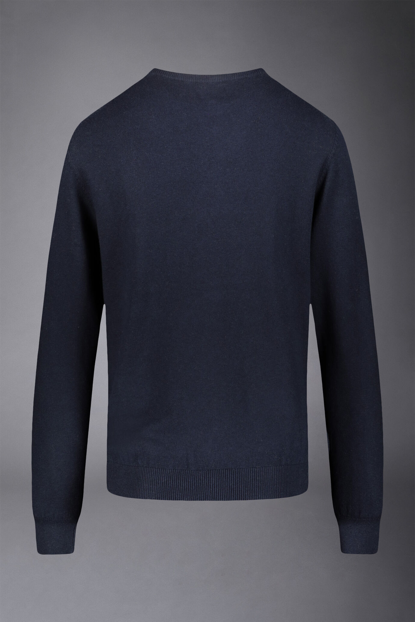 Men's roundneck wool and cotton sweater image number 4