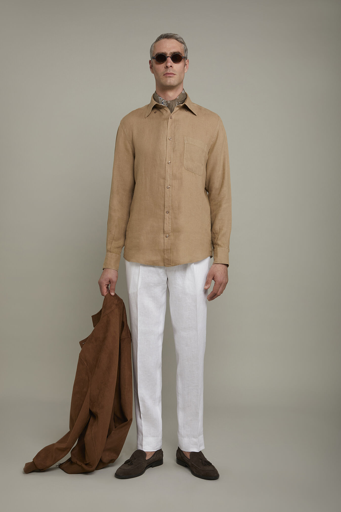 Herrenhemd mit Button-Down-Kragen aus 100 % Leinen in bequemer Passform