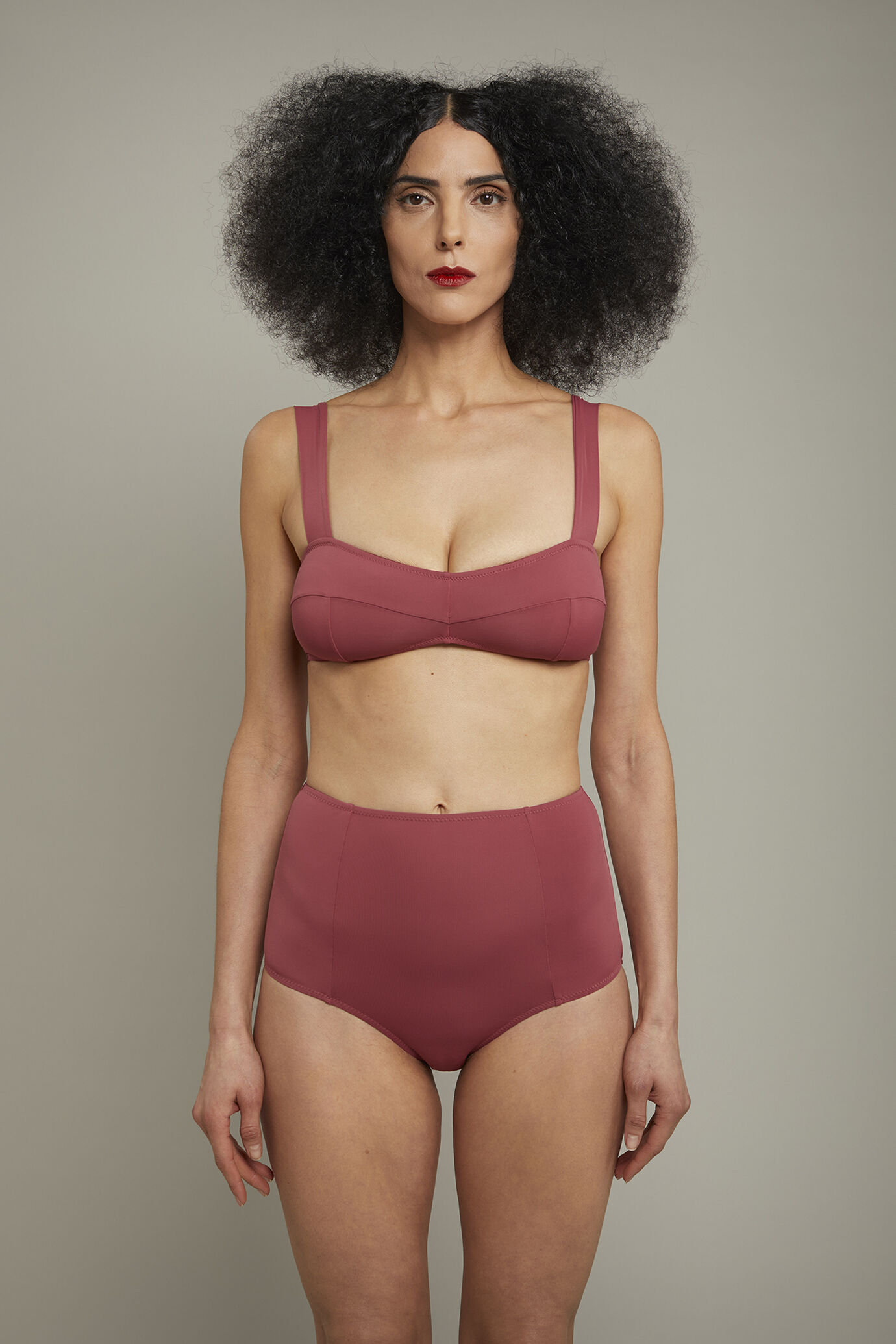 Damen-Badeanzug aus Stretchstoff in normaler Passform image number 3
