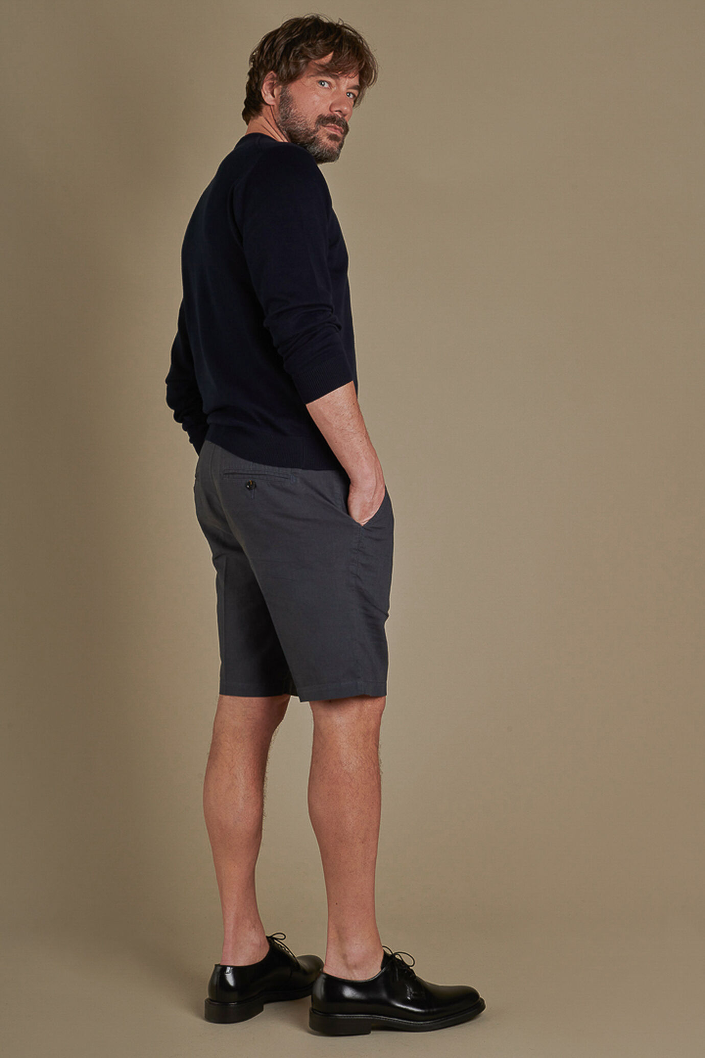 Chino bermuda double pinces linen and cotton blended image number 2