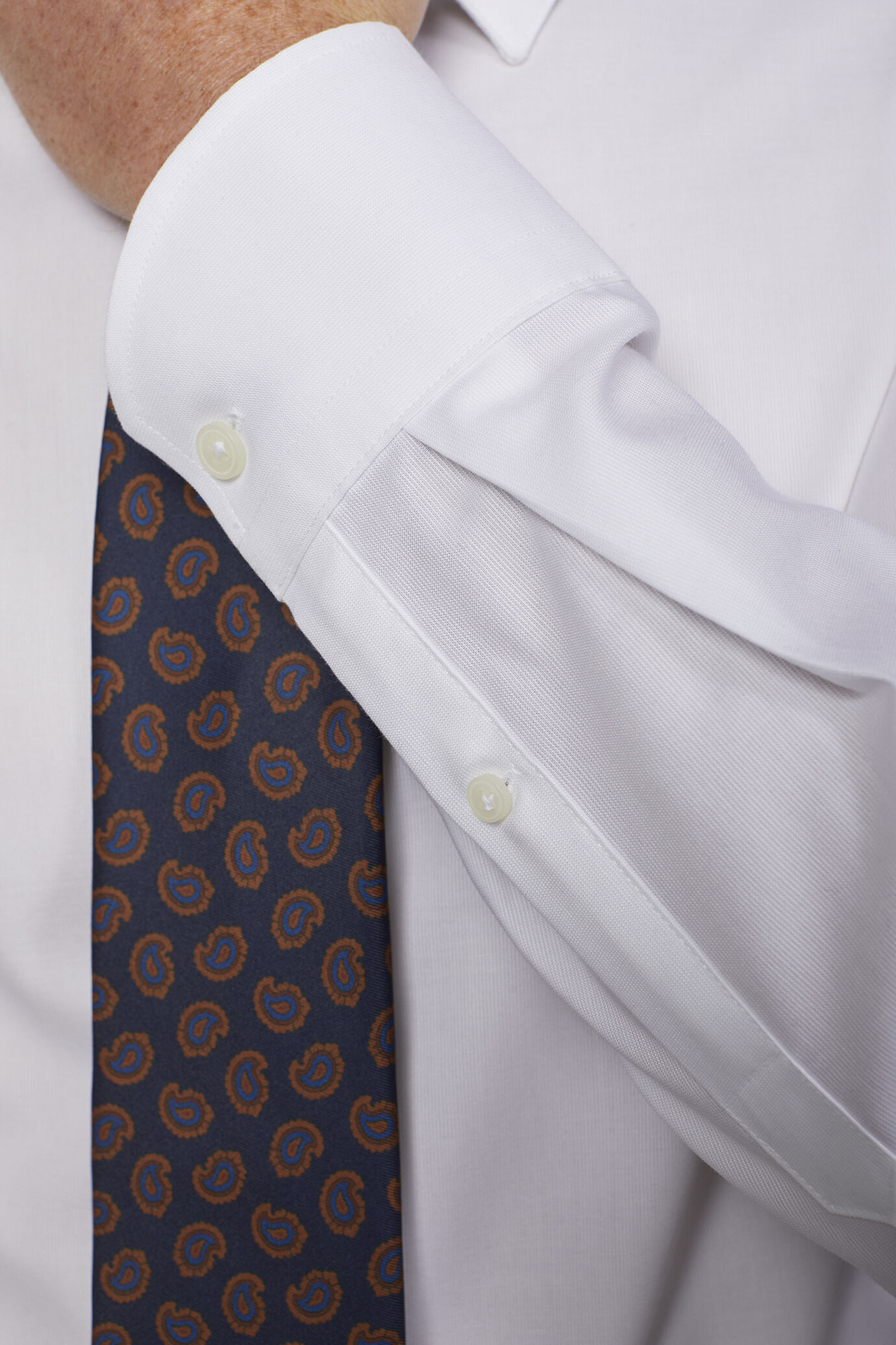 Chemise homme à col classique en tissu pinpoint uni 100 % coton coupe régulière image number 4