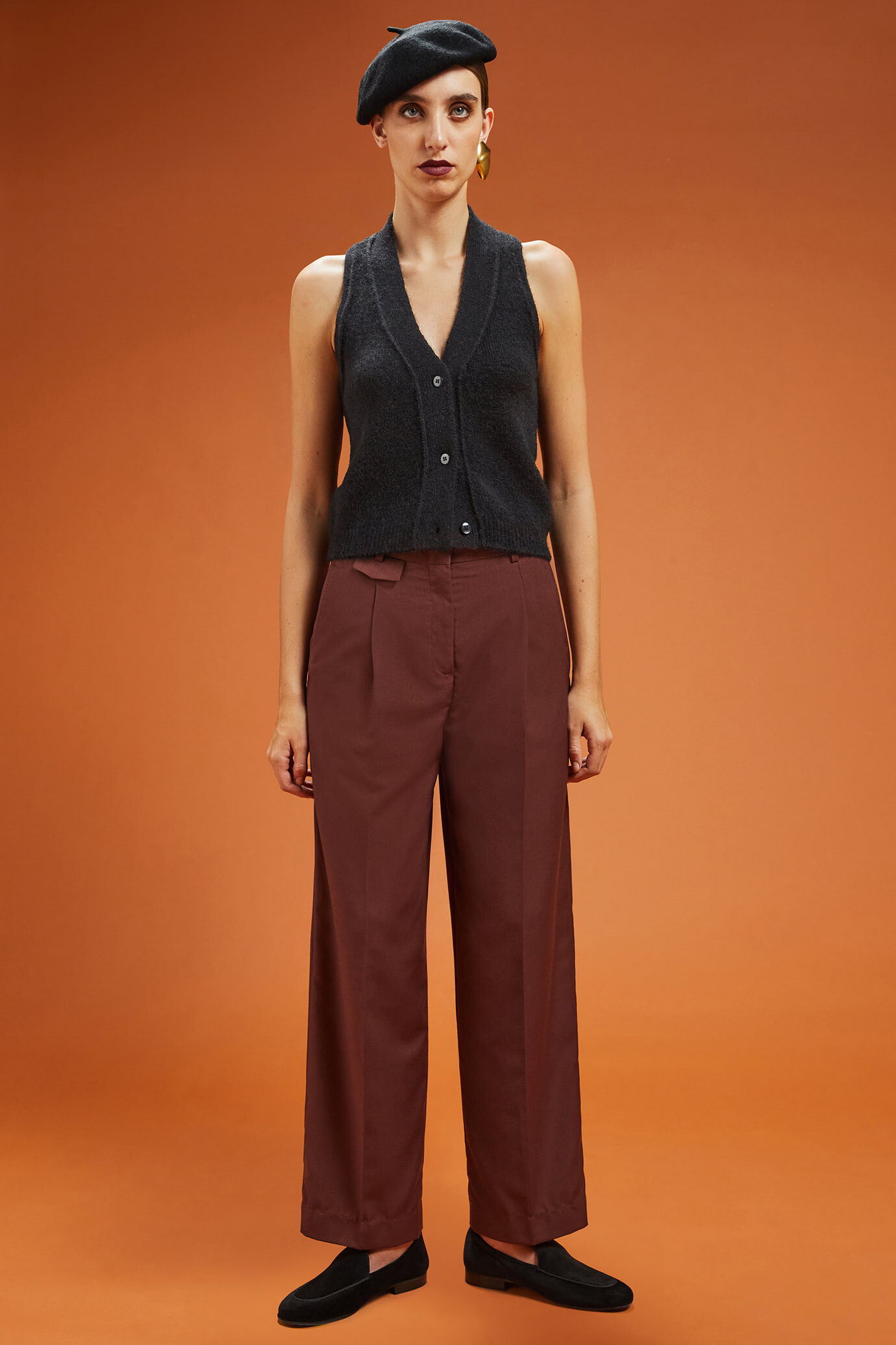 Gilet donna in maglia con scollo a v regular fit image number 1