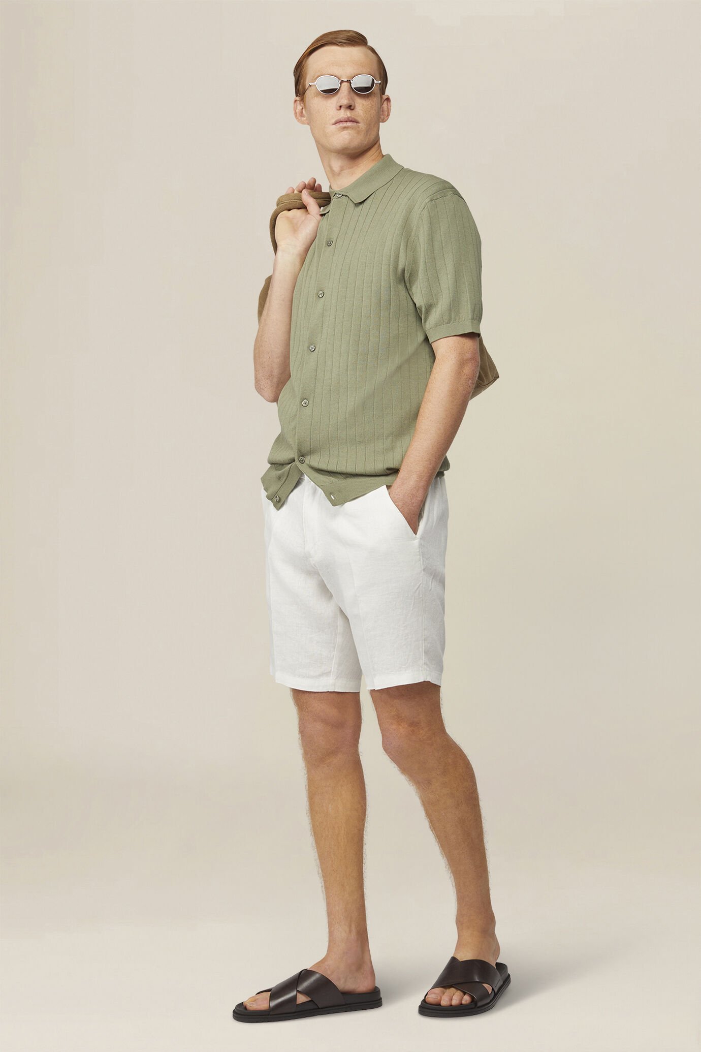 Bermuda uomo con elastico nel cinturino 100% lino