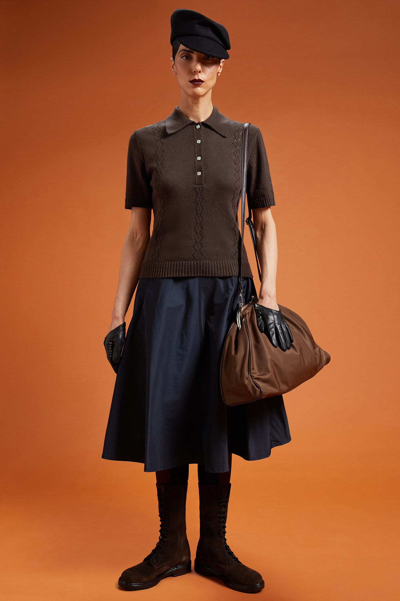 Damen-Poloshirt aus Strick mit halblangen Ärmeln in normaler Passform image number 2