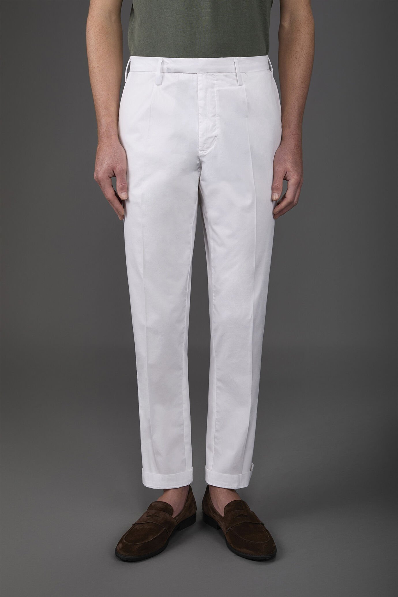 Herrenhose mit zwei kleinen Bügelfalten und verdeckter Knopfleiste image number 1