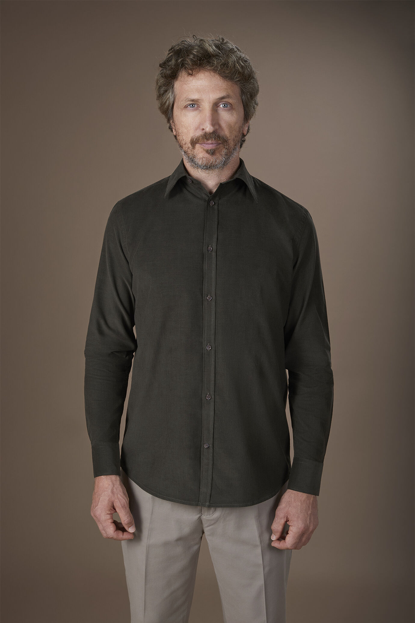 Camicia uomo casual 100% cotone tessuto velluto 1000 righe tinta unita image number 0