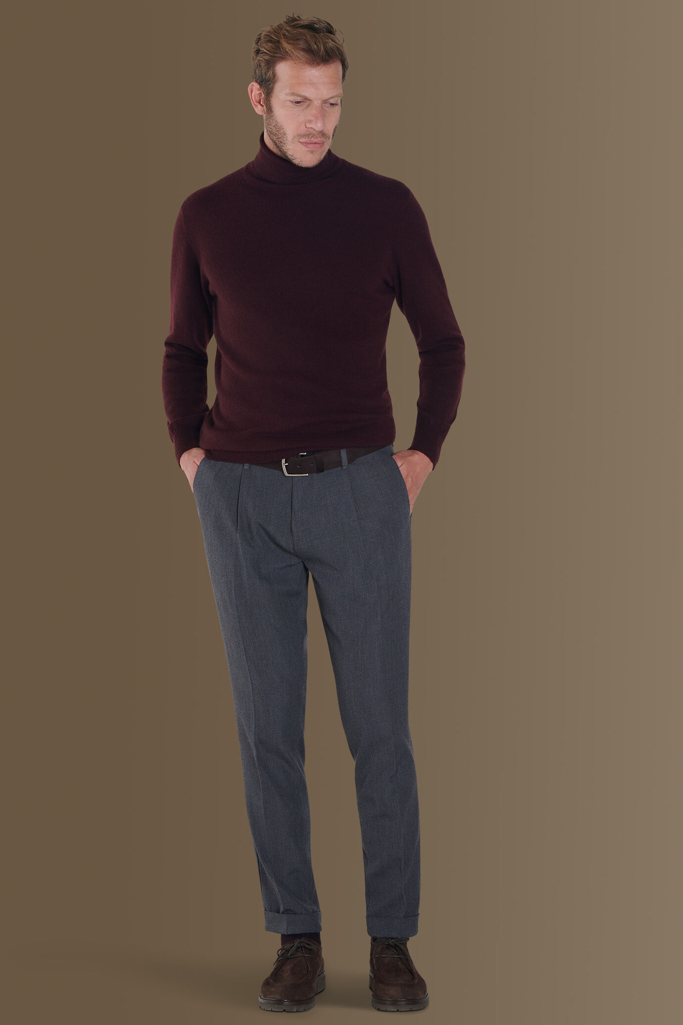 Pantalone uomo chino con pinces singola e risvolto image number 0