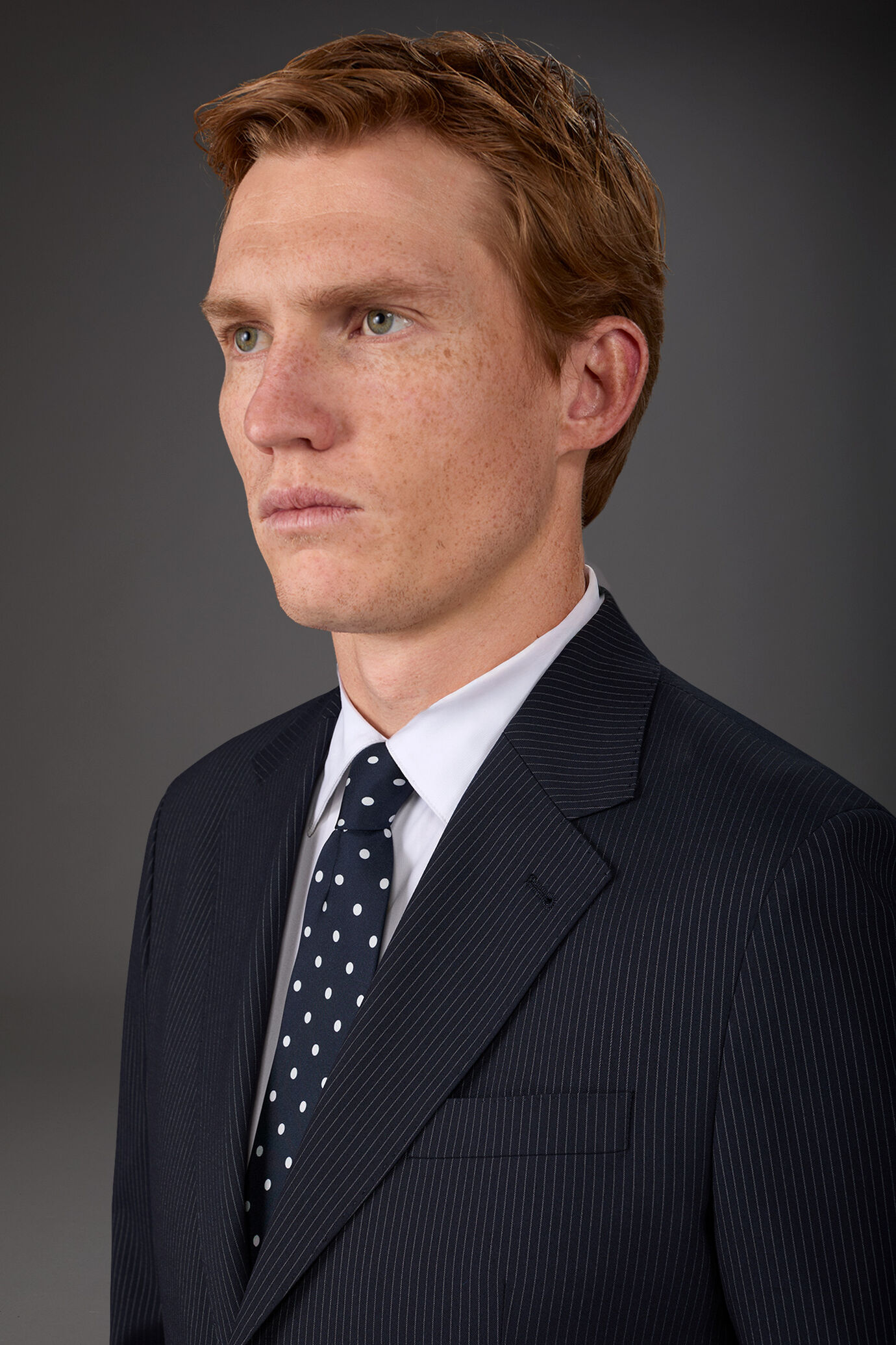 Single-breasted men's suit with flat front trousers in a pinstripe fabric image number 2