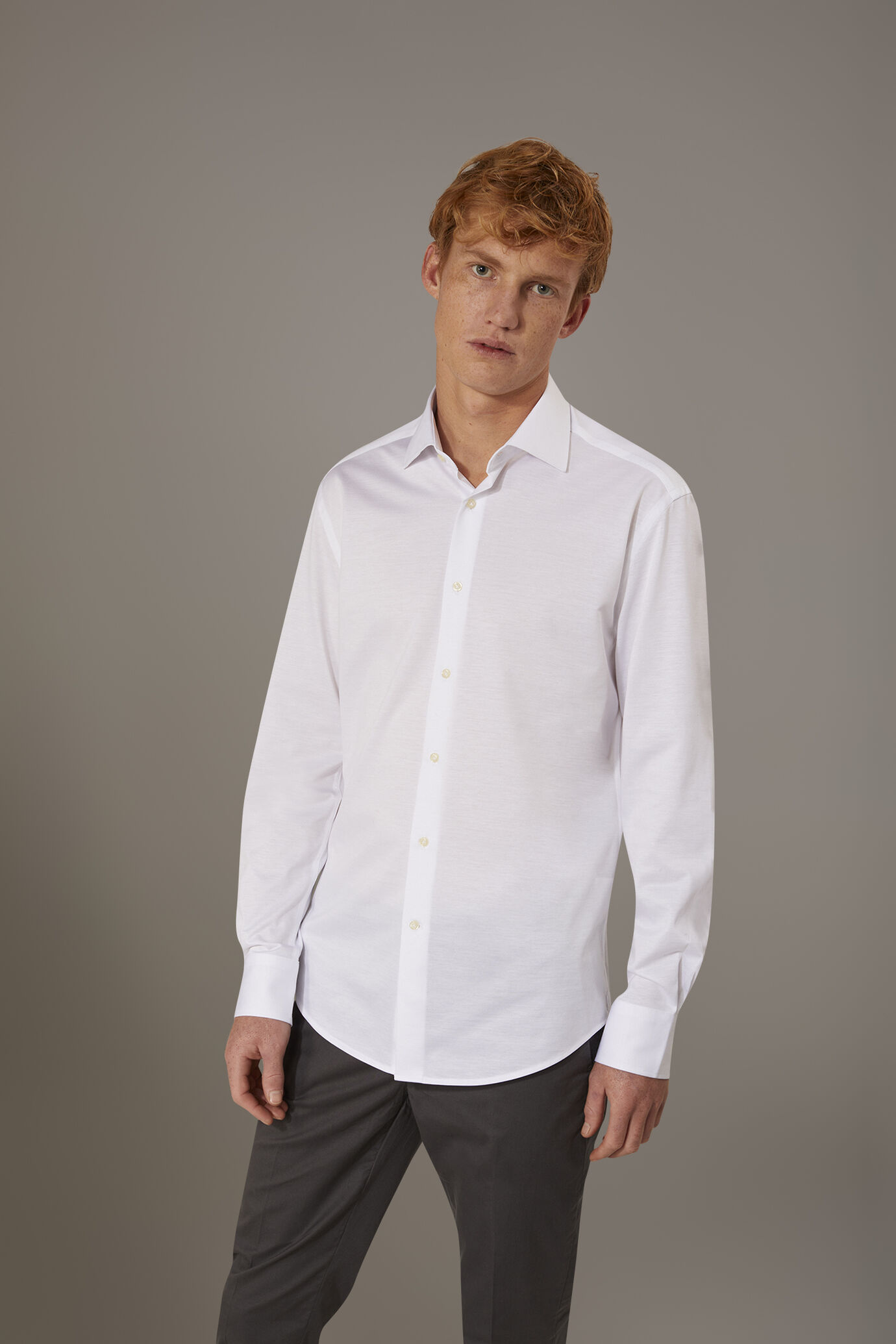 Camicia classica lavata con collo francese comfort fit tessuto jersey image number 0