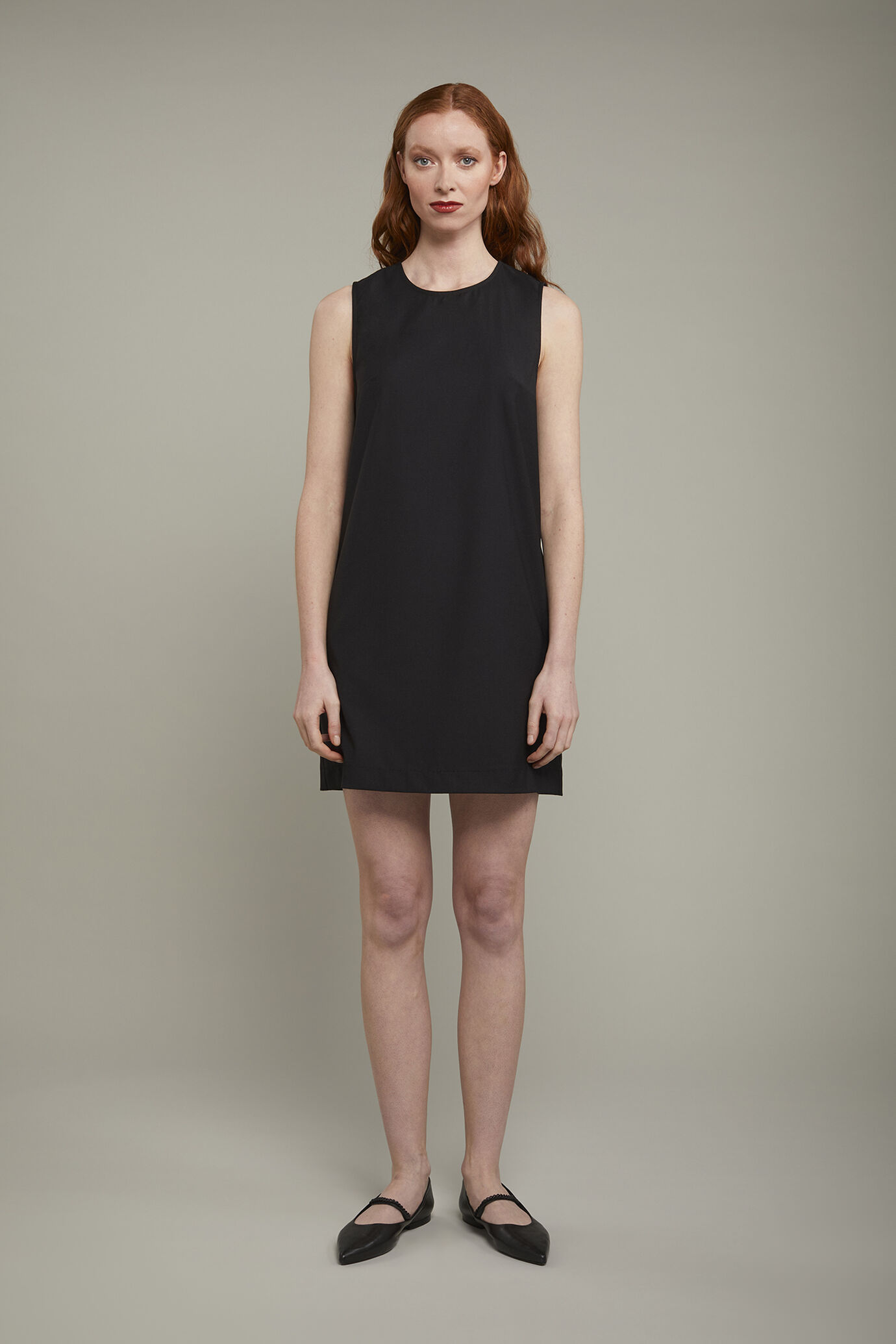 Abito donna smanicato tinta unita regular fit image number 2
