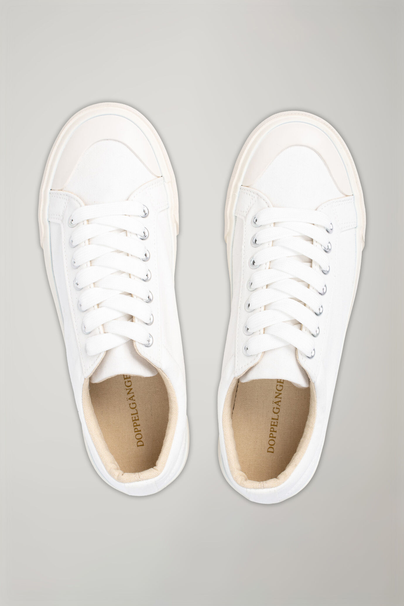 Unisex Sneakers image number 3