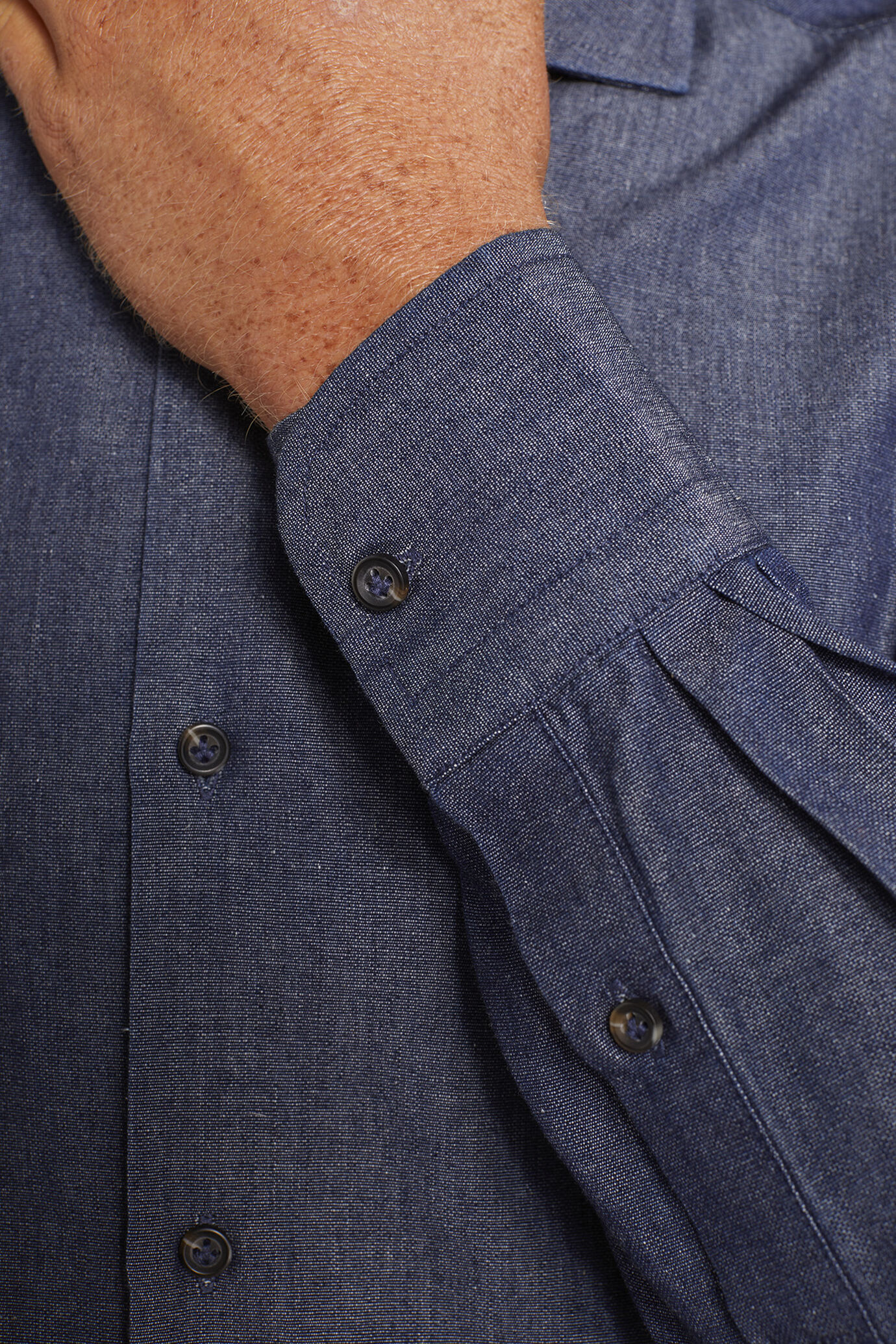 Camicia casual collo francese comfort fit tessuto denim image number 2