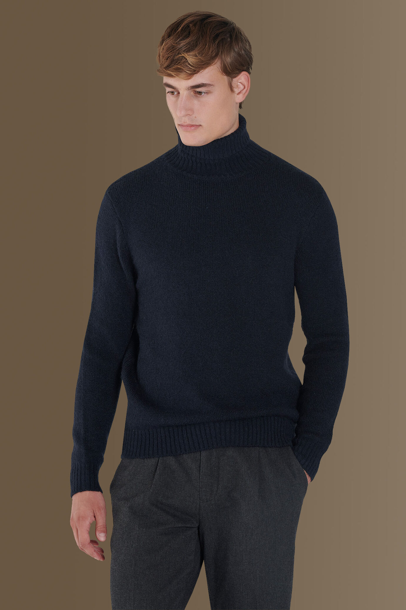 Maglia collo alto mano shetland image number 0