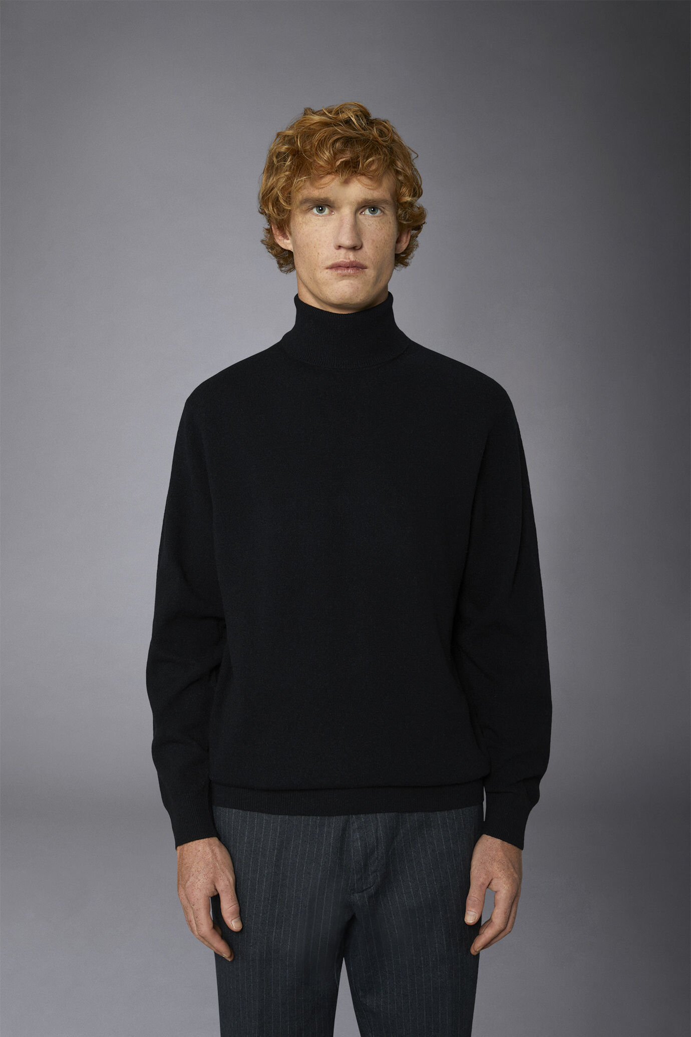 Men's turtleneck lambswool blend regular fit sweater image number 3