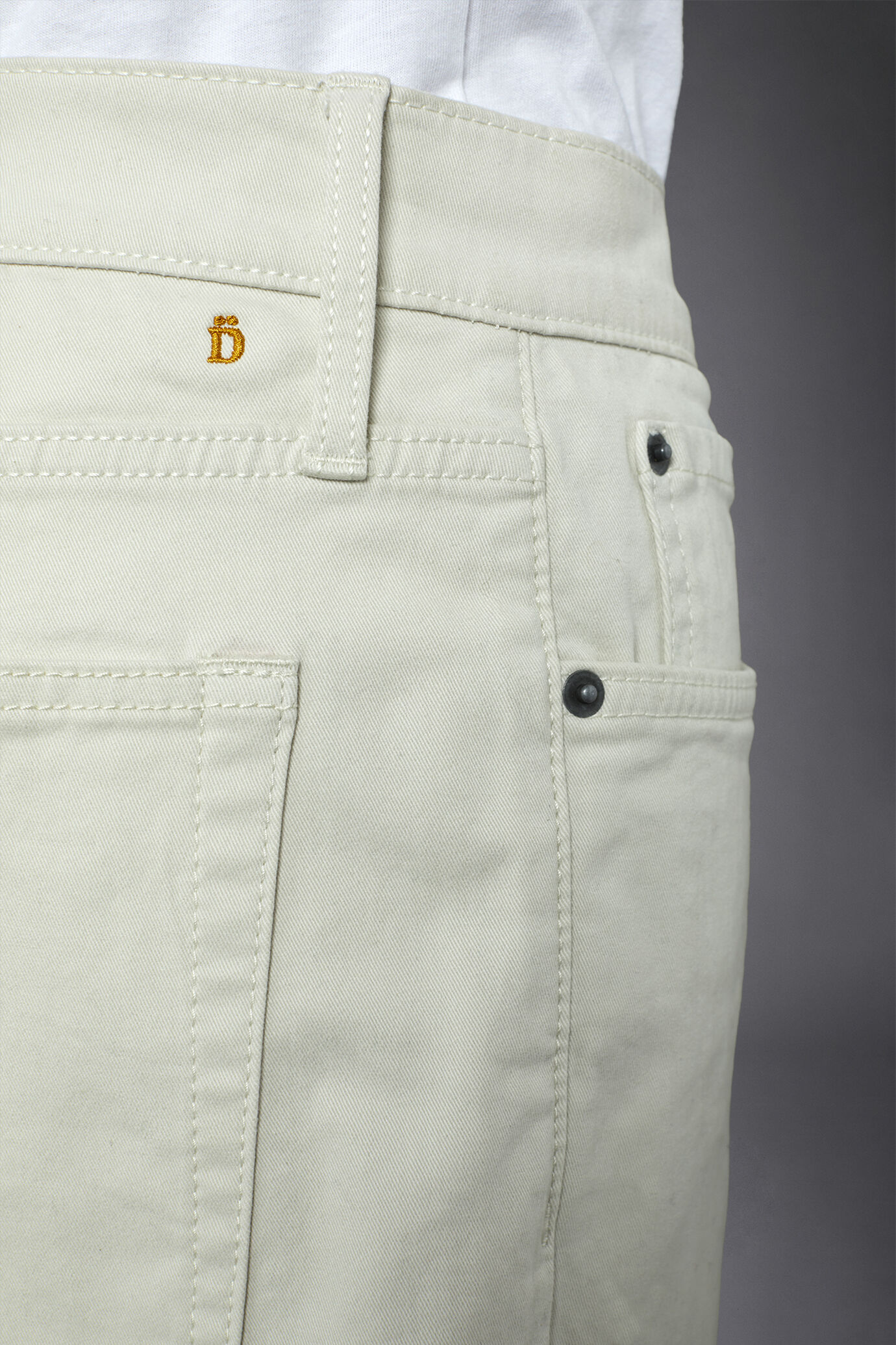 Men's 5-pocket pants washed twill fabric regular fit image number 3