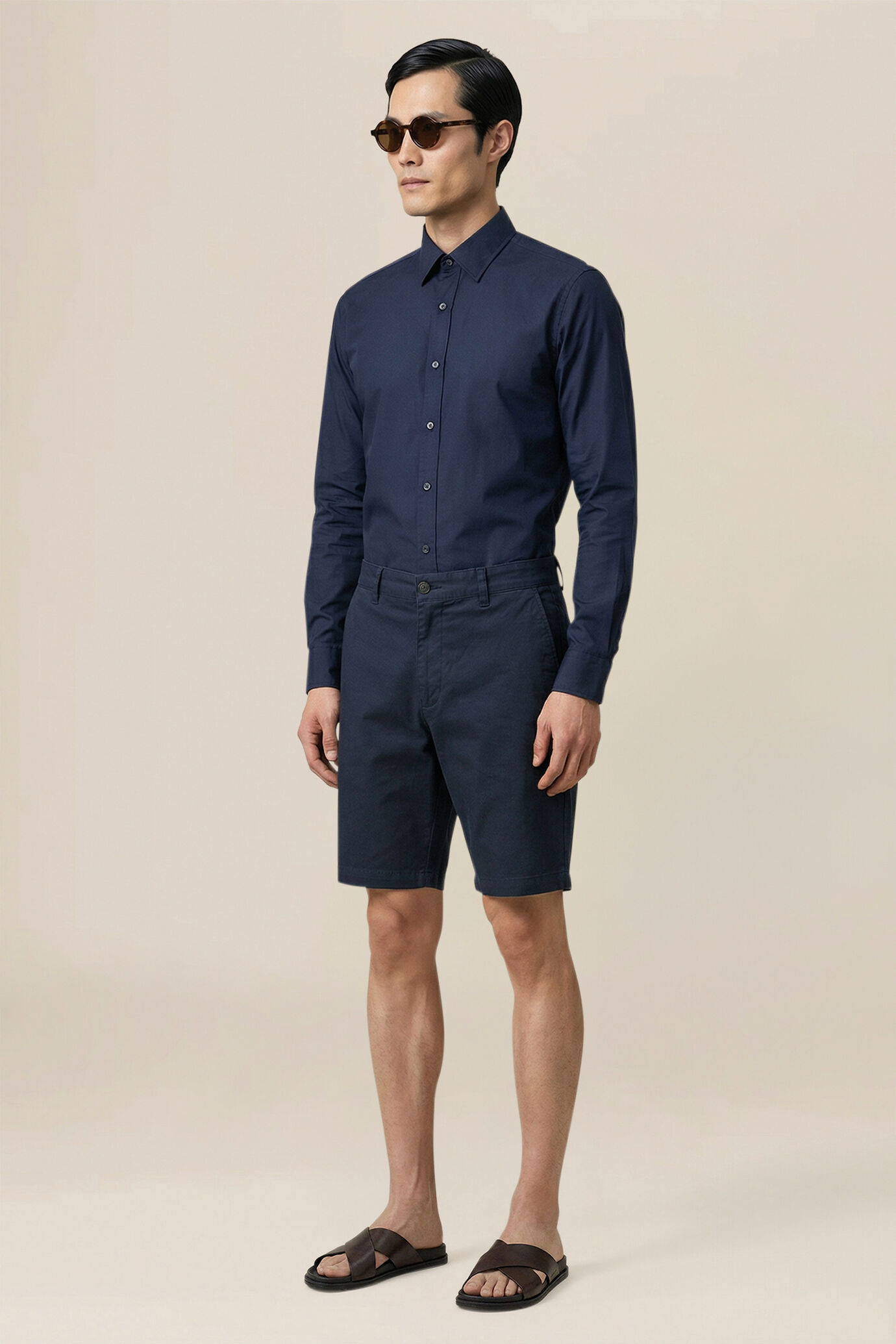 Bermuda uomo classico in cotone twill regular fit image number 0