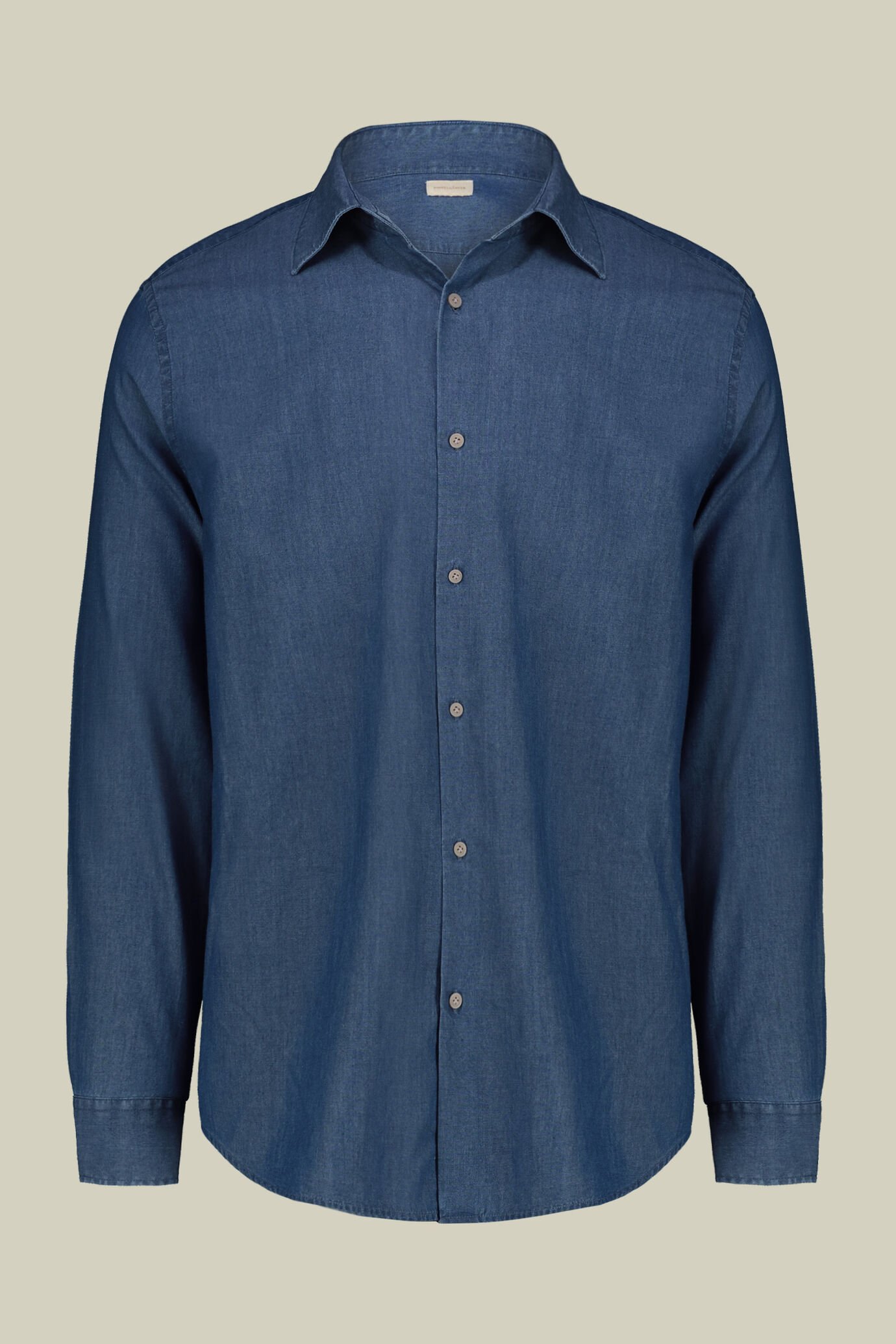 Men's casual shirt with classic collar, chambray fabric