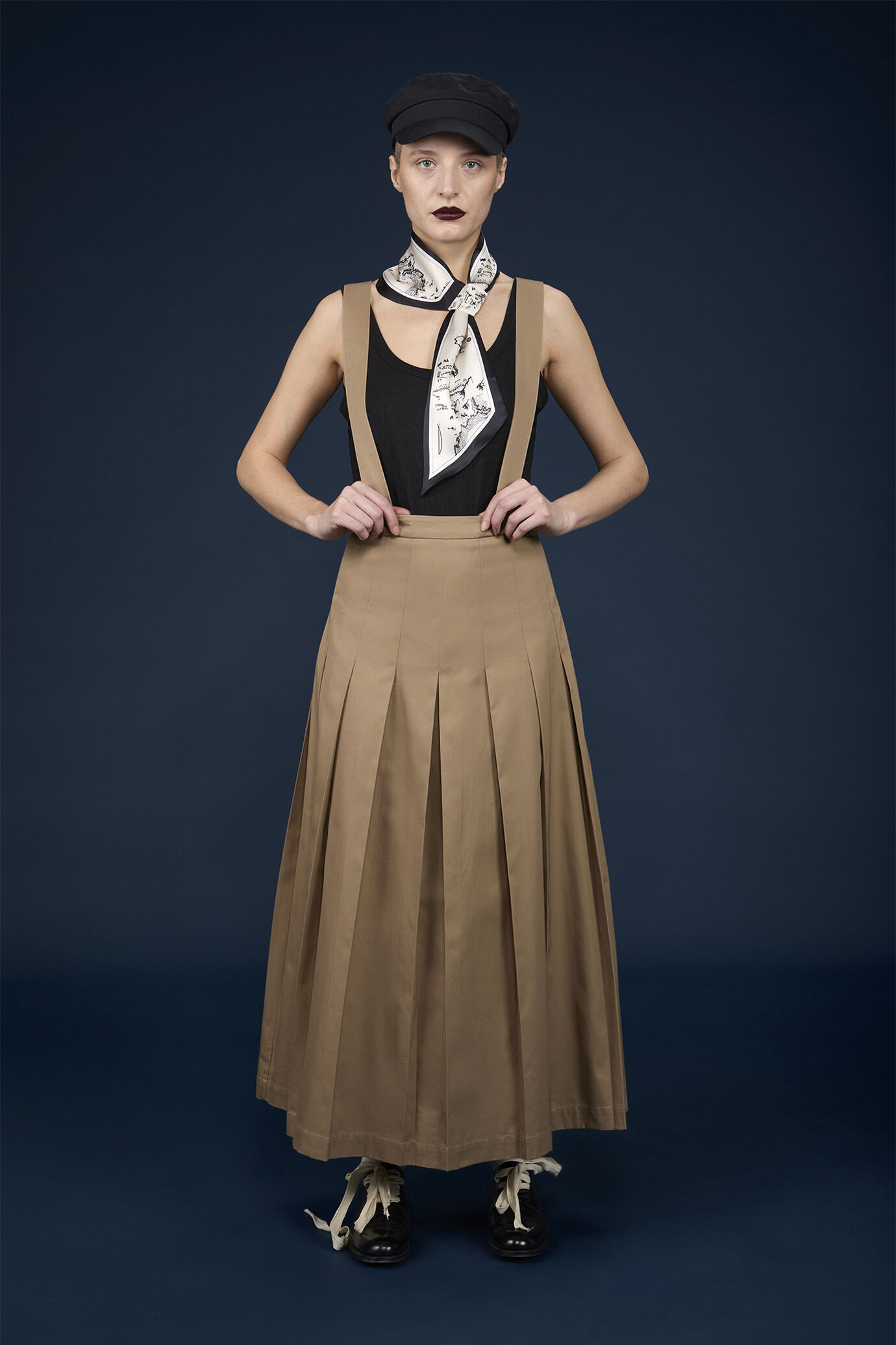 Long pleated skirt in linen and cotton blend with removable straps image number 0