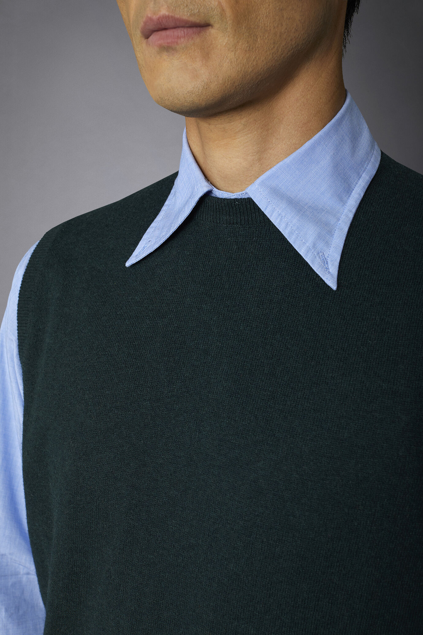 Men's wool and cotton roundneck waistcoat image number 2