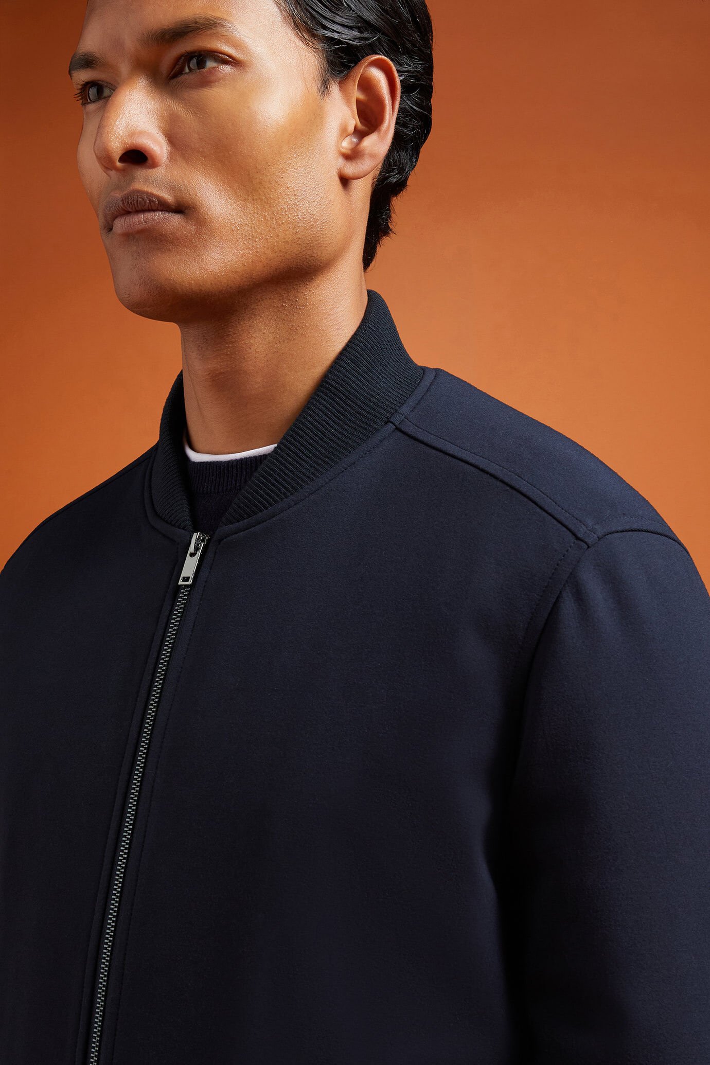 Herren-Bomberjacke aus Jersey in bequemer Passform image number 2
