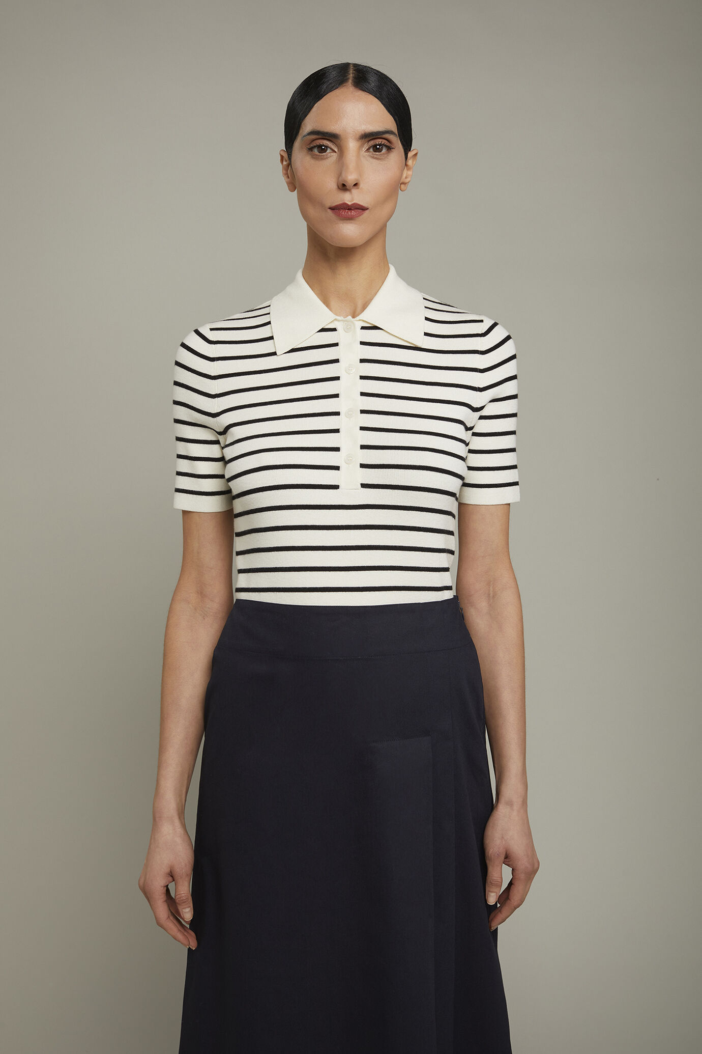 Polo donna in maglia con manica corta a righe image number 2