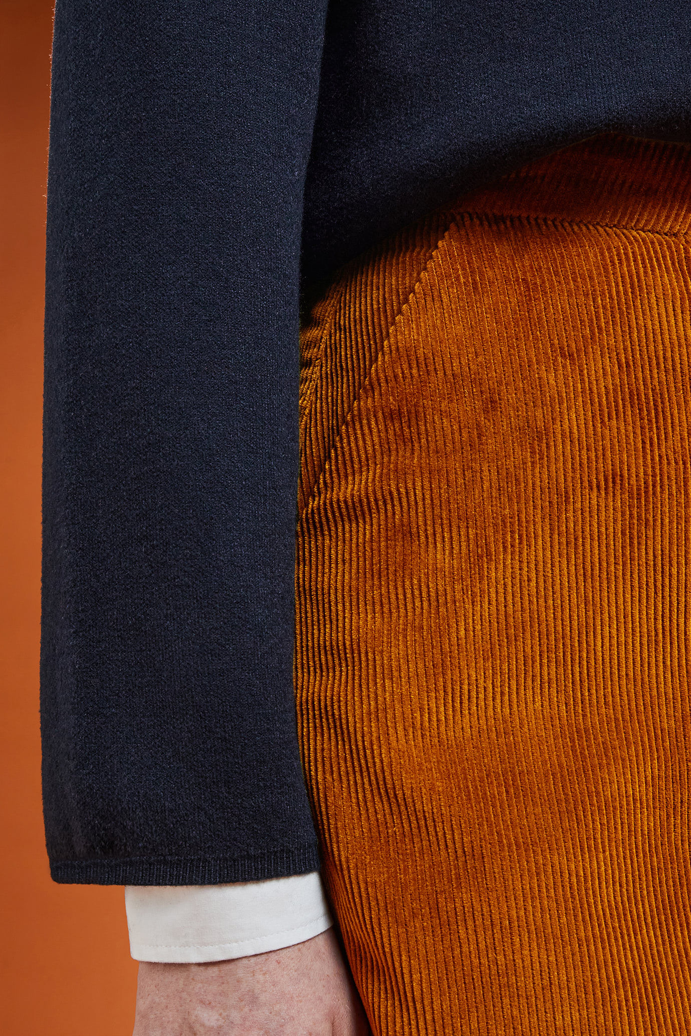 Women's regular fit midi skirt in plain corduroy image number 3