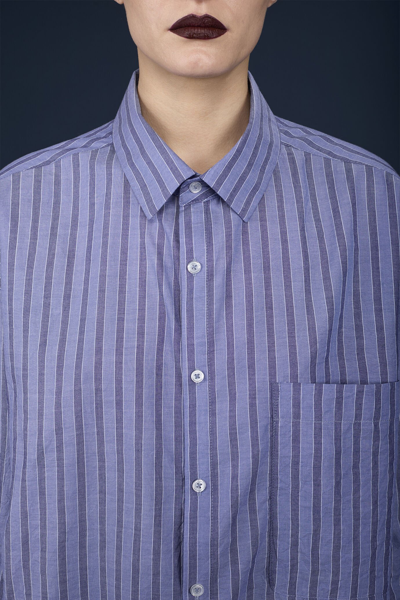 Women's oversized long-sleeved shirt with raw cut at the hem, yarn-dyed stripes image number 2
