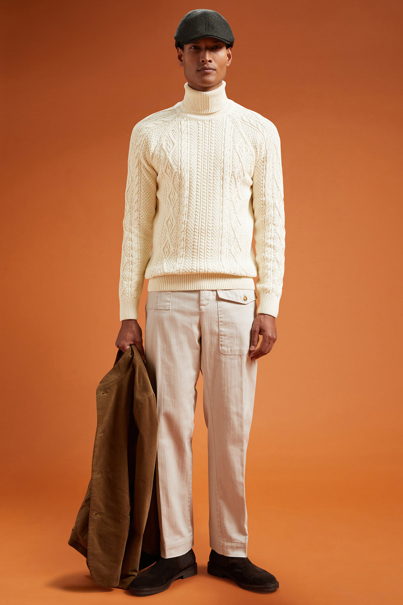 Herren-Pullover mit hohem Ausschnitt aus 100 % Baumwolle mit Zopfstrick in normaler Passform image number 1