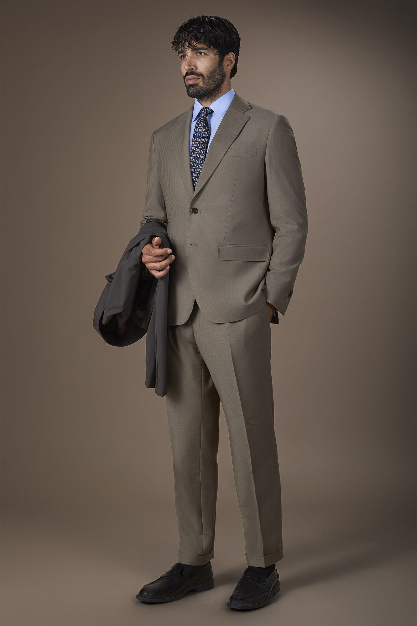 Men's single-breasted suit in herringbone fabric