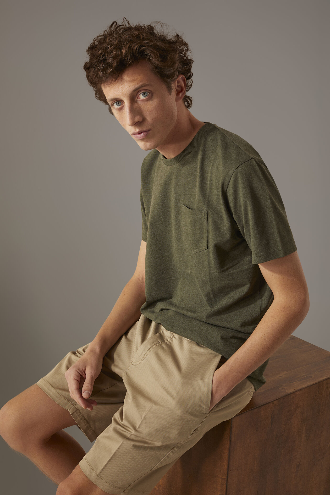 Bermudashorts aus klassischem Fischgrätgewebe