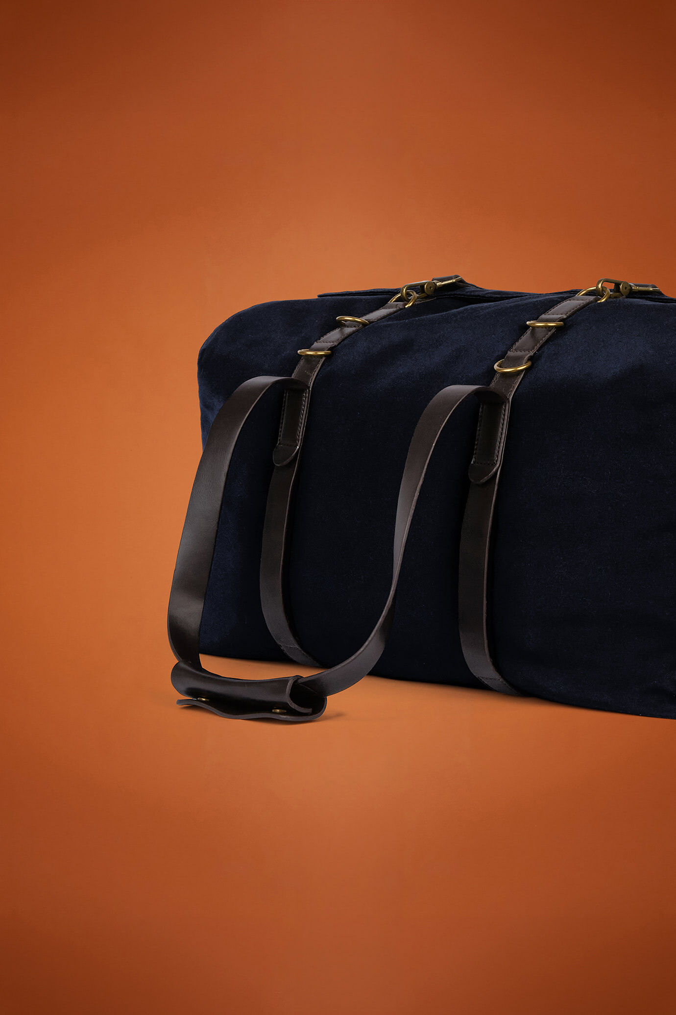 Borsa da viaggio uomo con fibbie metalliche image number 2