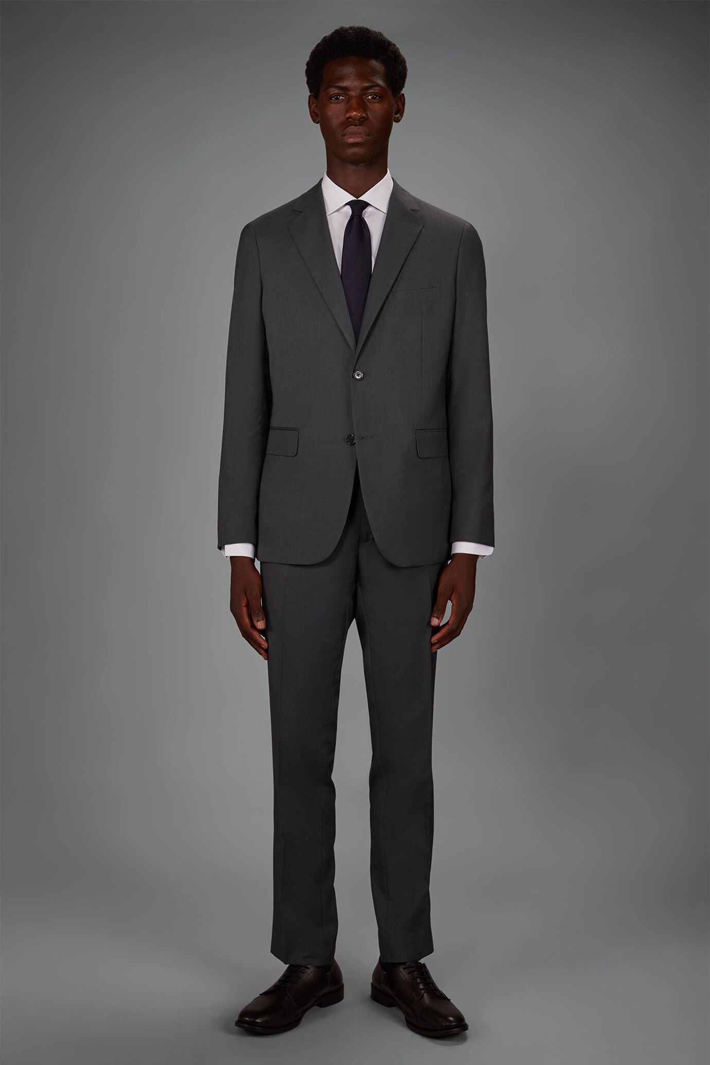 Costume homme &agrave; simple boutonnage en polylaine, coupe classique image number 1