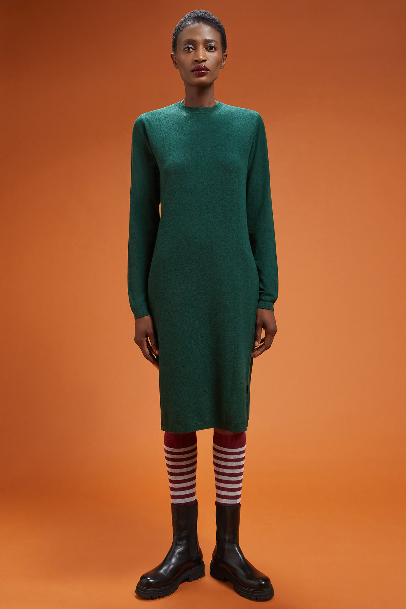 Robe femme en maille à col rond avec fentes latérales, coupe classique image number 0