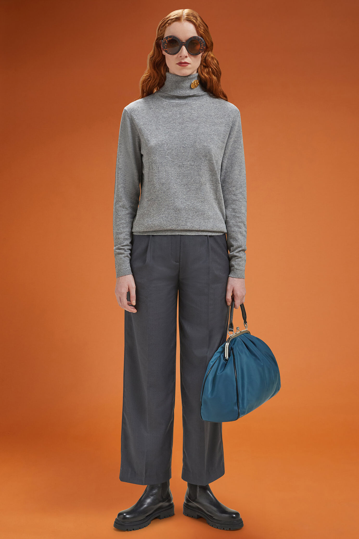 Women's regular fit high neck jumper in a blend of wool and cashmere image number 1