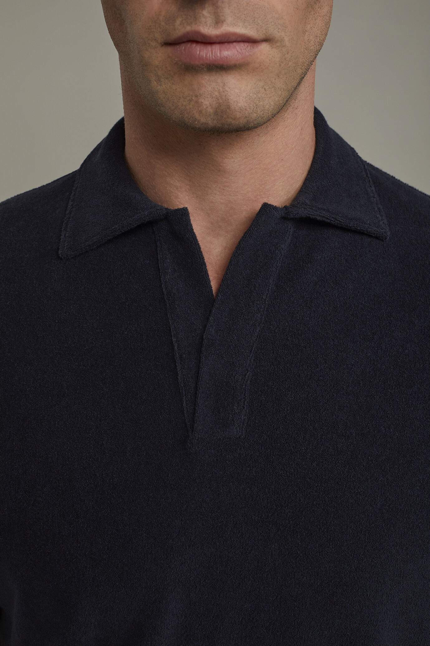 Polo uomo manica corta con collo derby tessuto in spugna regular fit image number 3