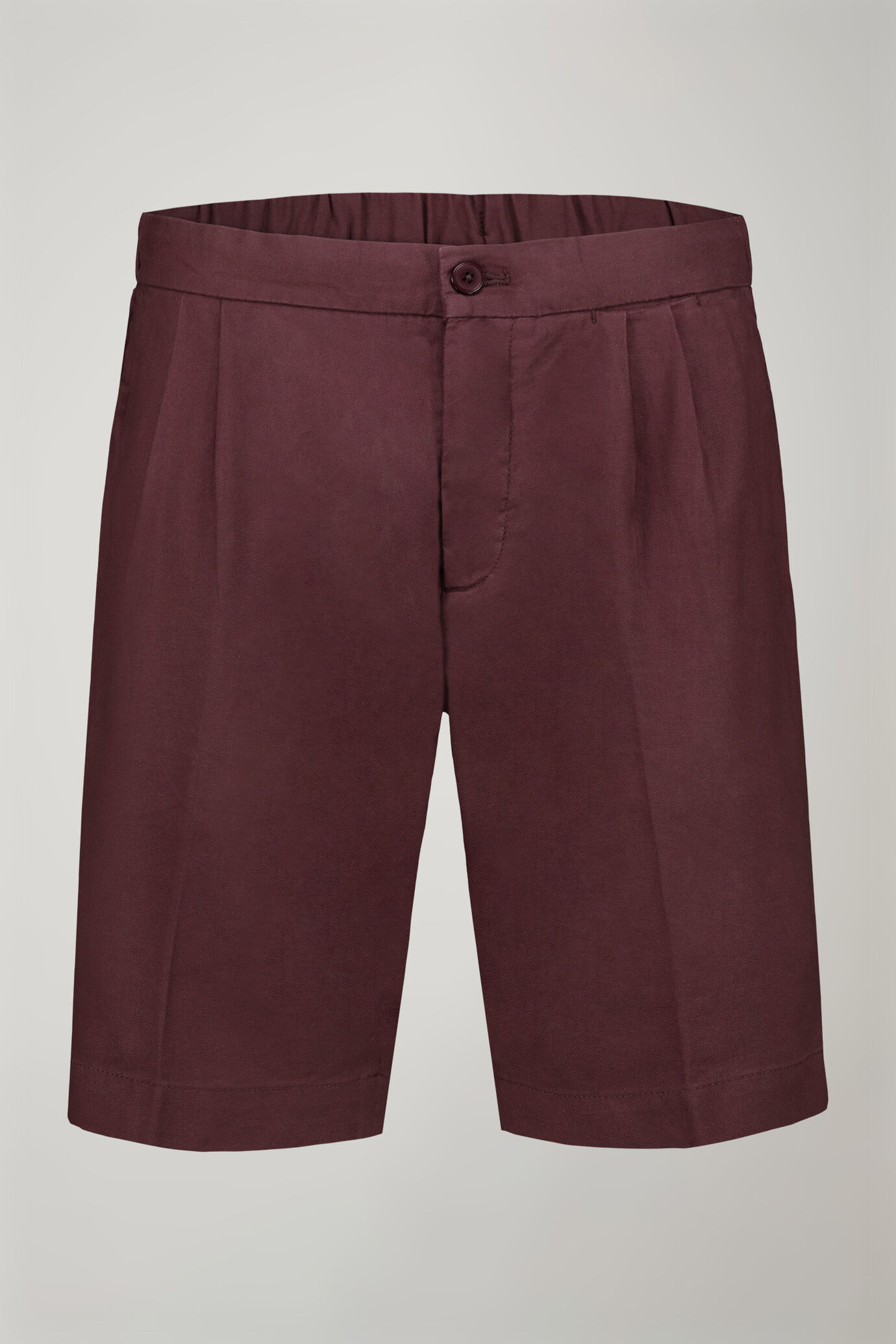 Men's Bermuda shorts with double pinces and laces on waist in linen-blend canvas fabric image number 4
