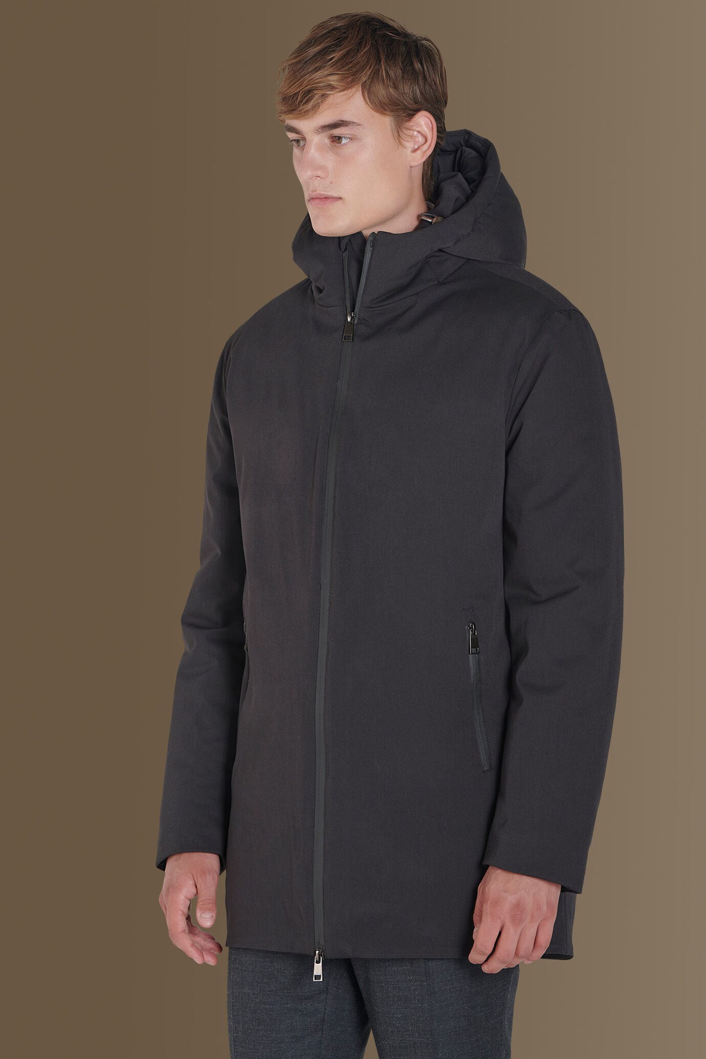 Parka uomo tecnico imbottito con zip tinta unita image number 1