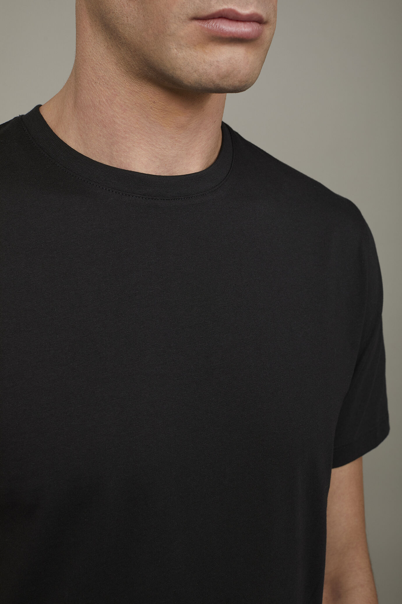 Herren-T-Shirt mit Rundhalsausschnitt aus 100 % Baumwolle in normaler Passform image number 3