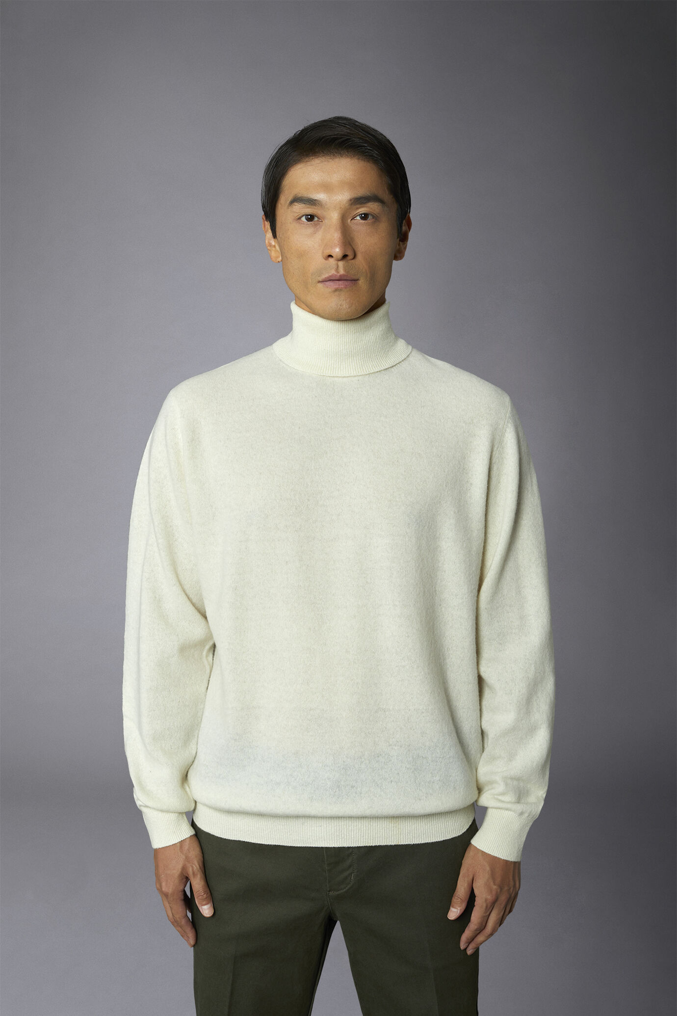 Men's turtleneck lambswool blend regular fit sweater image number 3