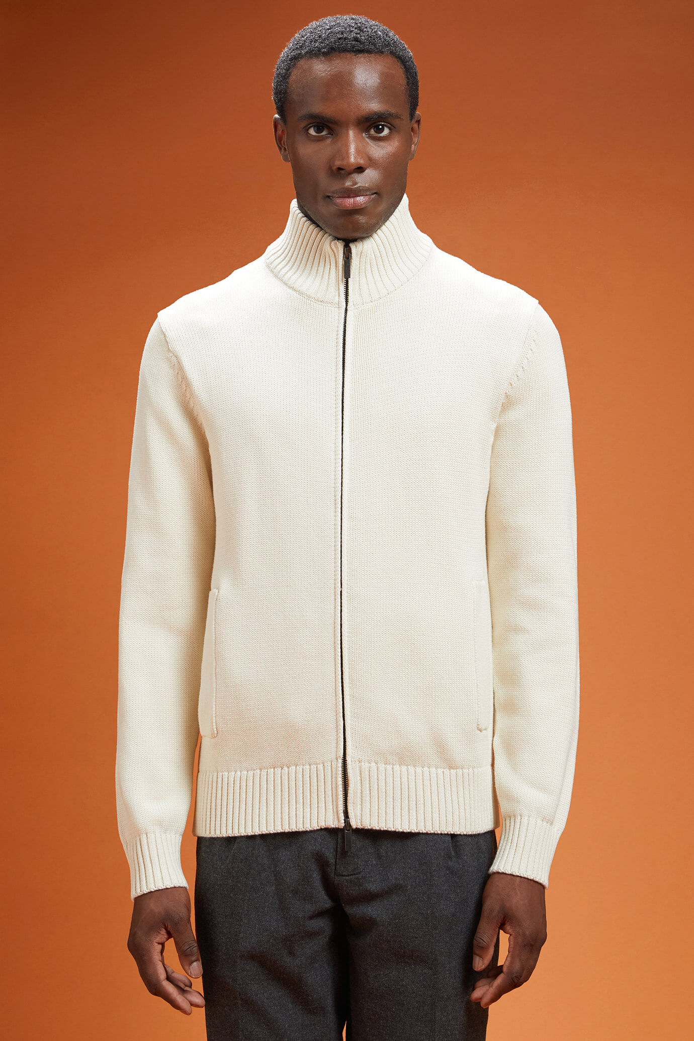 Men's regular fit zipped high neck cardigan in 100% cotton image number 0