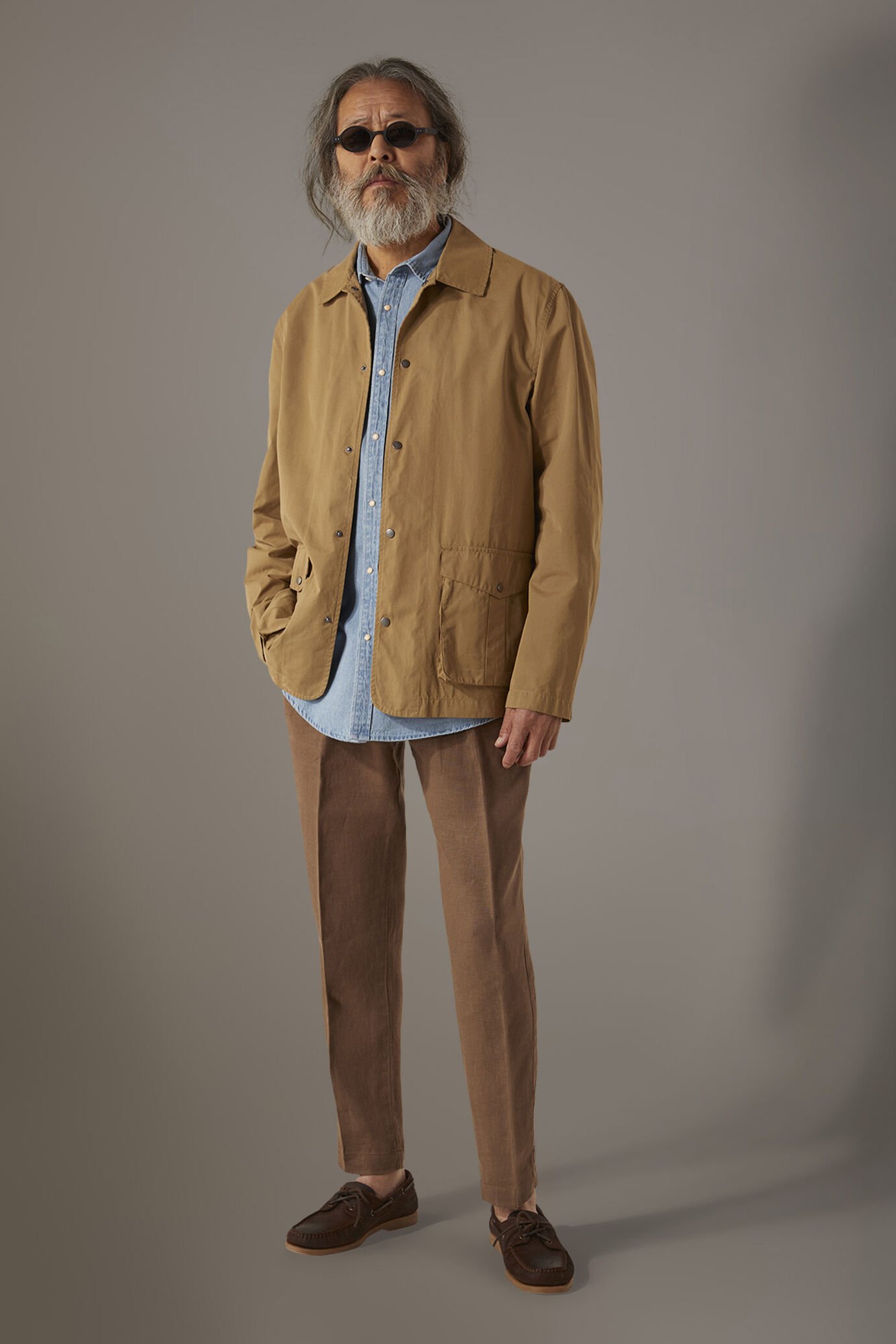 Giacca in tessuto spalmato con bottoni