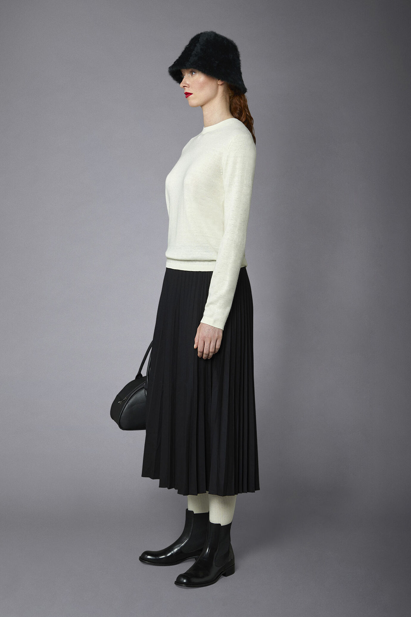Women's wool-blend roundneck sweater image number 1