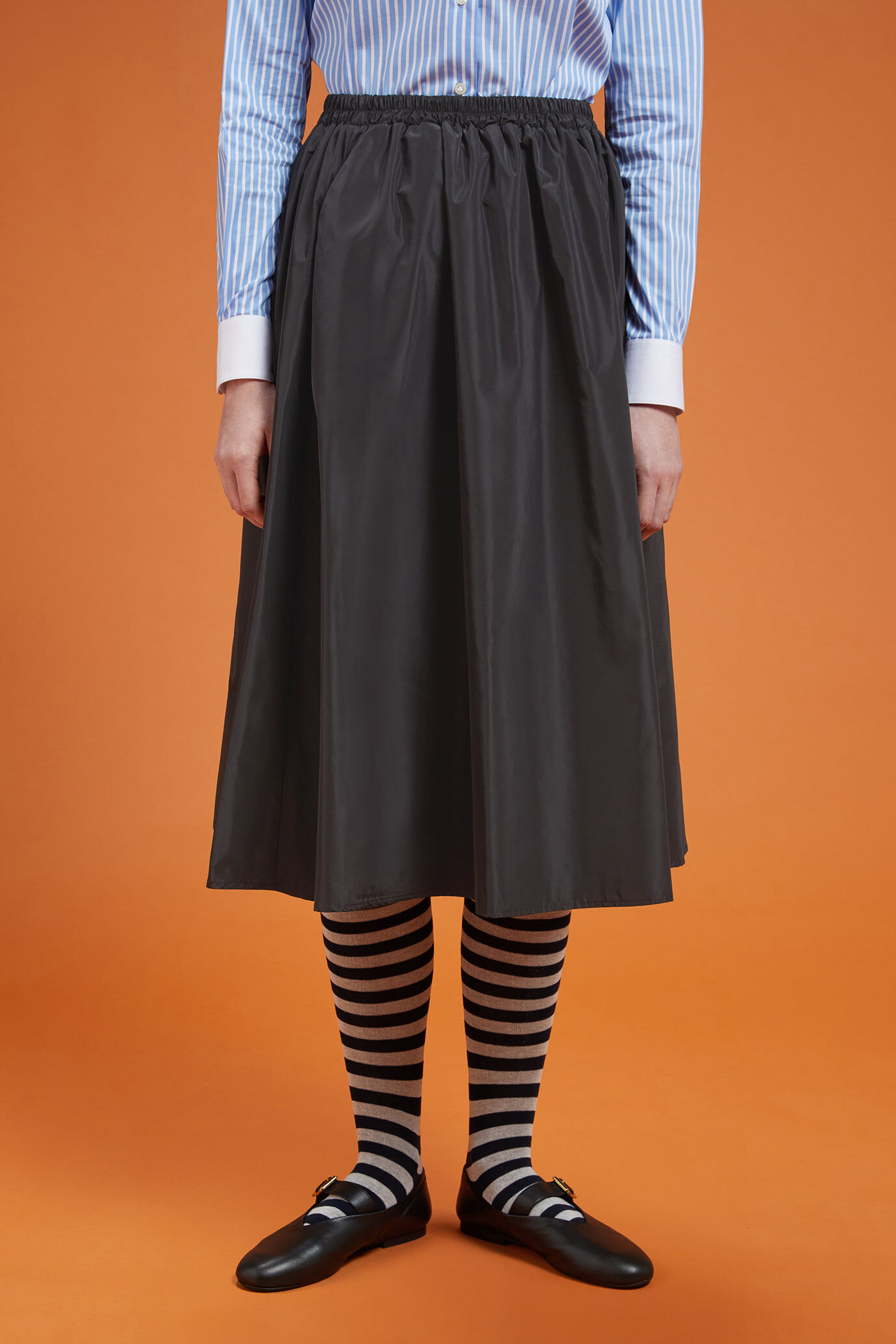 Gonna donna lunga a palloncino in taffet&agrave; tinta unita con elastico in vita regular fit image number 1