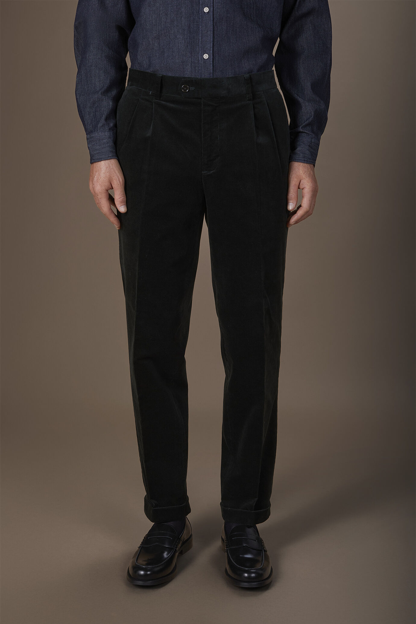 Regular fit cotton corduroy trousers for men image number 1