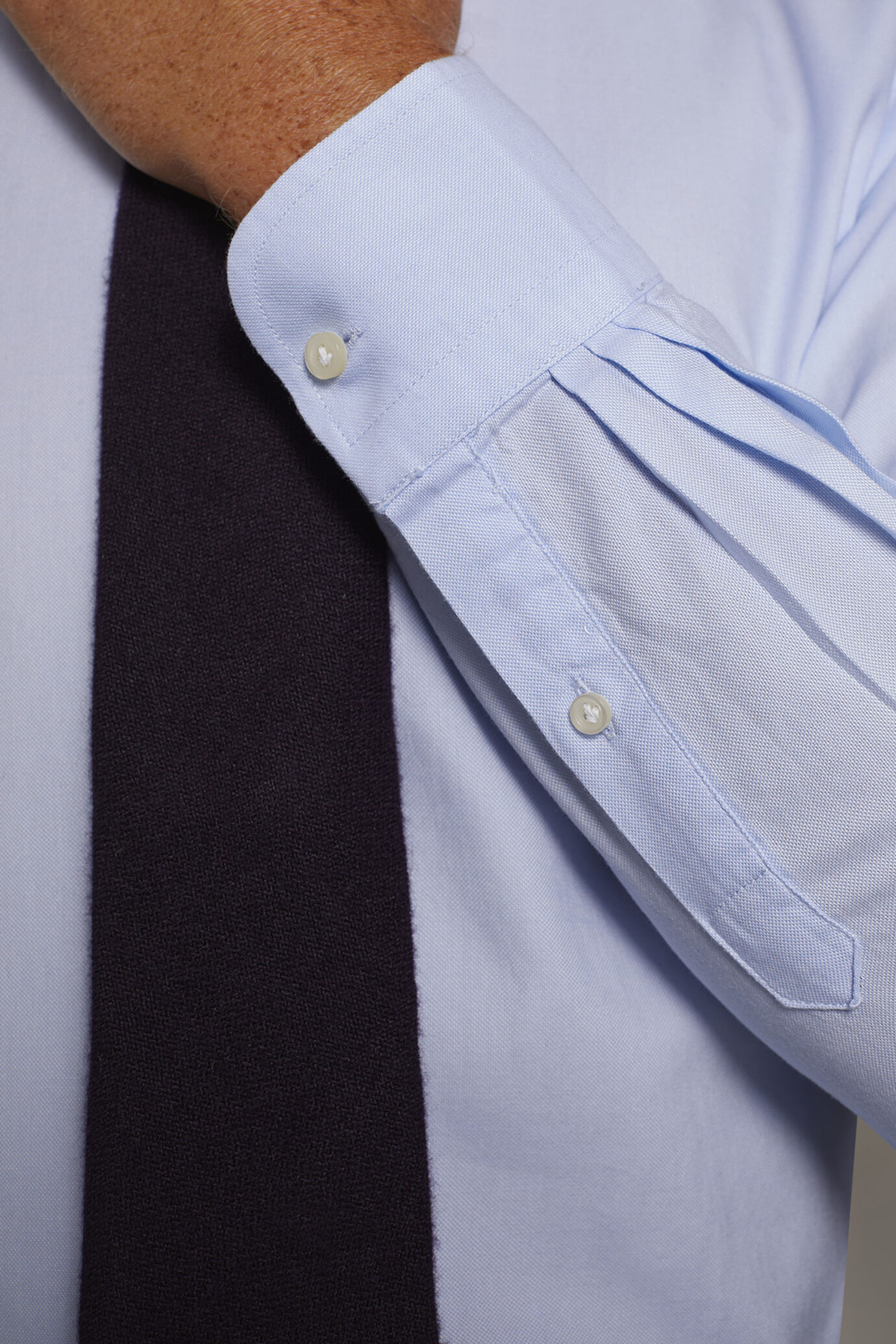 Camicia classica collo francese comfort fit tessuto oxford image number 2