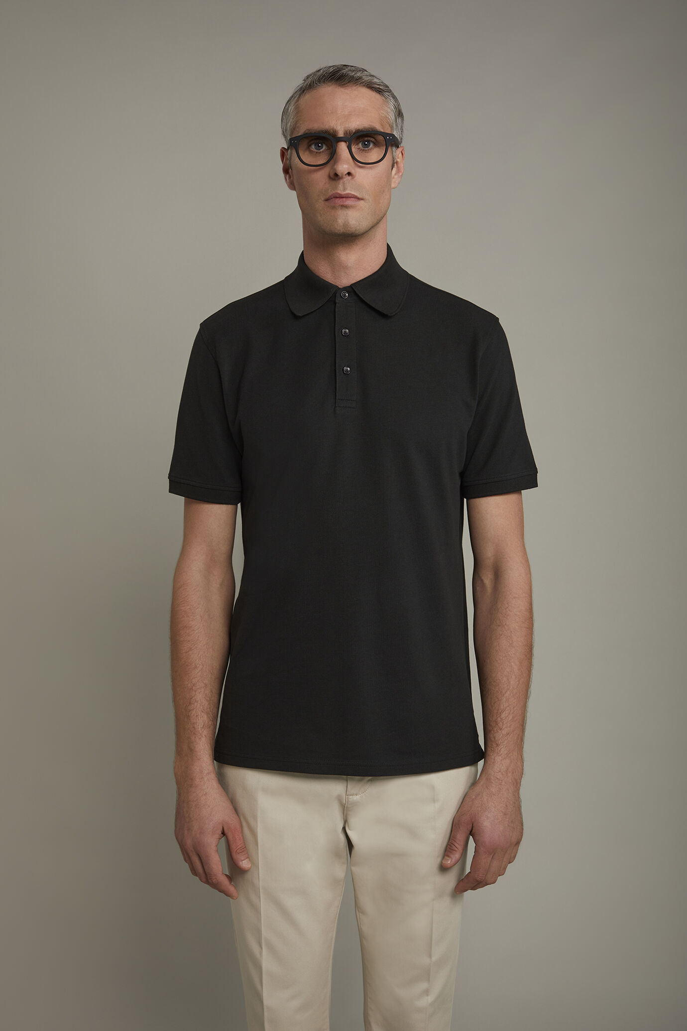 Men’s short sleeve polo shirt 100% piquet cotton regular fit image number 2